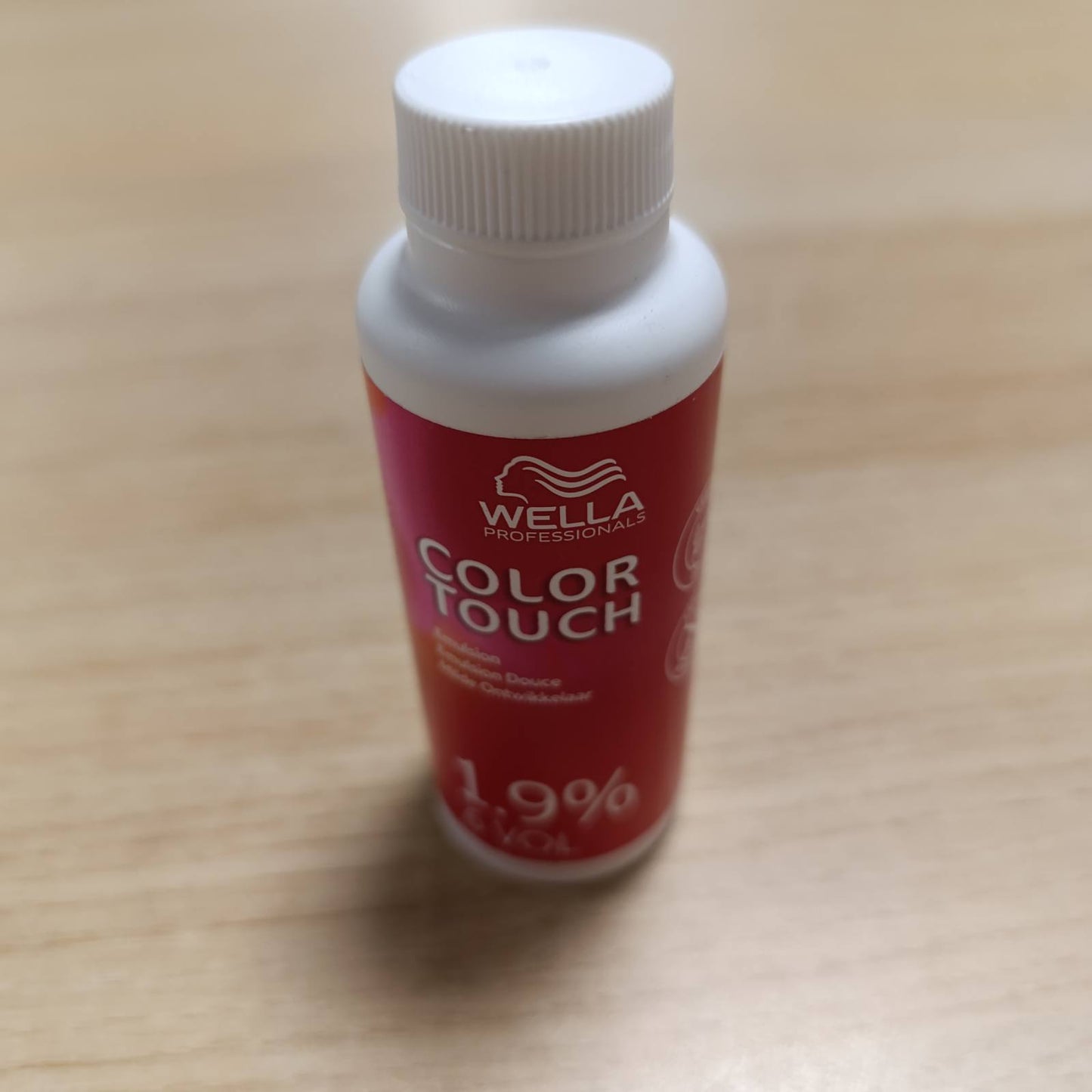 290555 - WELLA PROFESSIONALS Color Touch Emulsion 1.9% Zhvillues - 60 ml