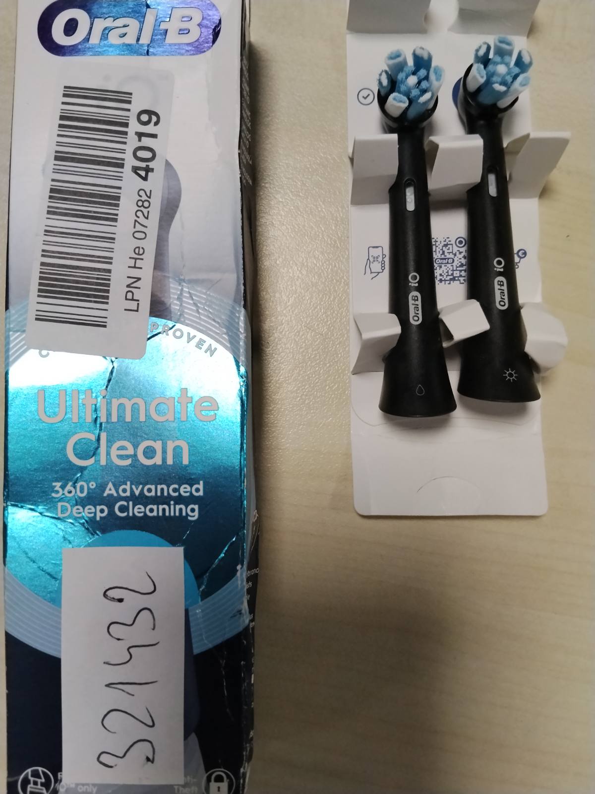 321432 - ORAL-B Koka Zëvendësuese iO Series Ultimate Clean të Zeza, 3 Koka të Rrumbullakëta Origjinale për Furçë Dhëmbësh Elektrike