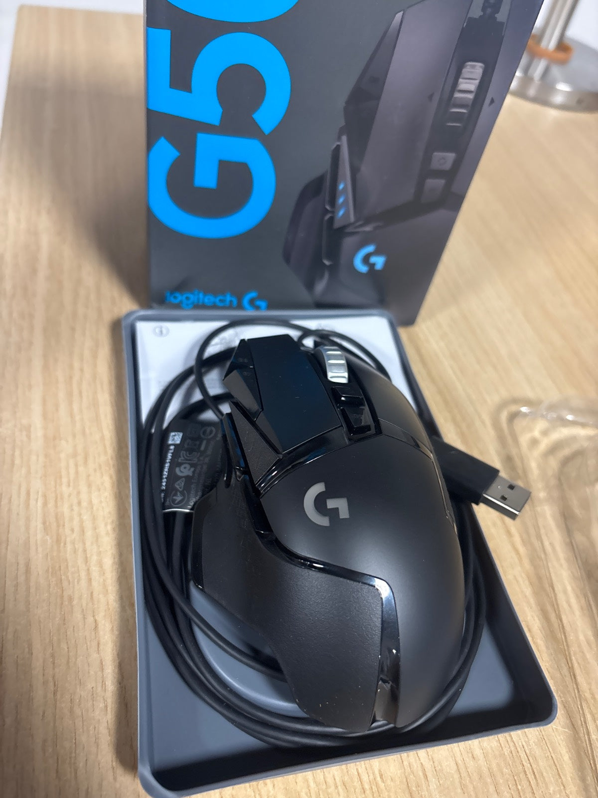 309664 - Logitech G G502 HERO Maus lojërash me tela, sensor lojërash HERO 25K, 25,600 DPI, RGB, peshë e rregullueshme, 11 butona të programueshëm, memorie e integruar, PC/Mac - i zi