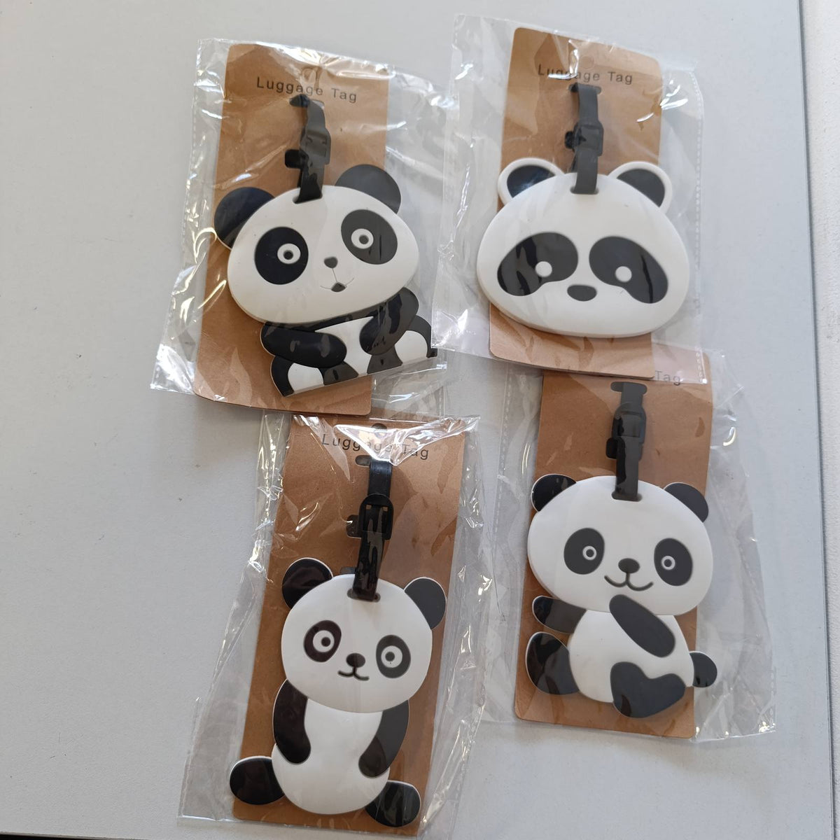296507 - PANDA Etiketa bagazhesh udhëtimi, mbajtëse etiketash identifikimi PVC, 4 copë