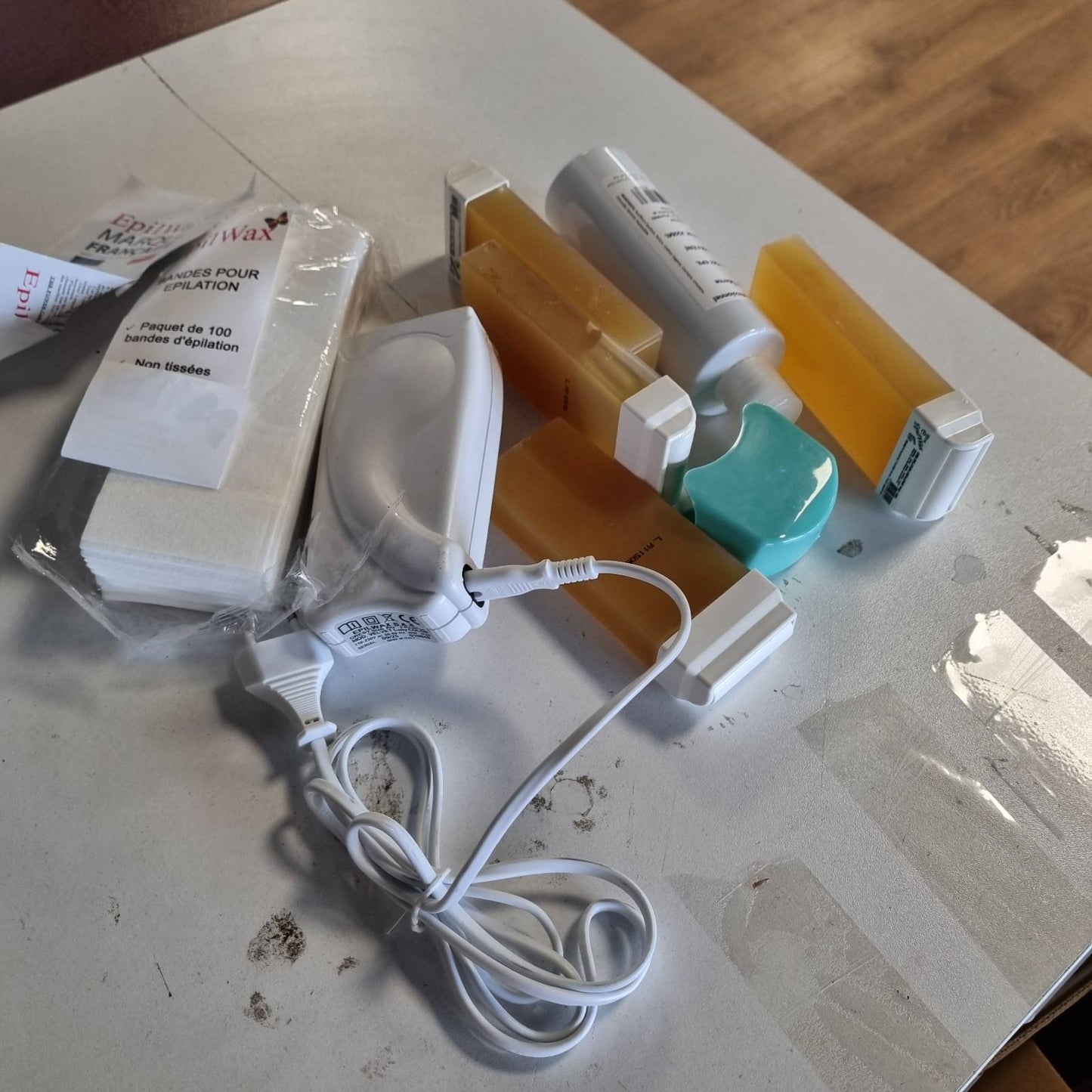 316650 - EPILWAX SAS Kit i plotë për heqjen e qimeve me dyll të disponueshëm me mjaltë, me roll-on të madh për këmbë, sqetulla dhe trup.