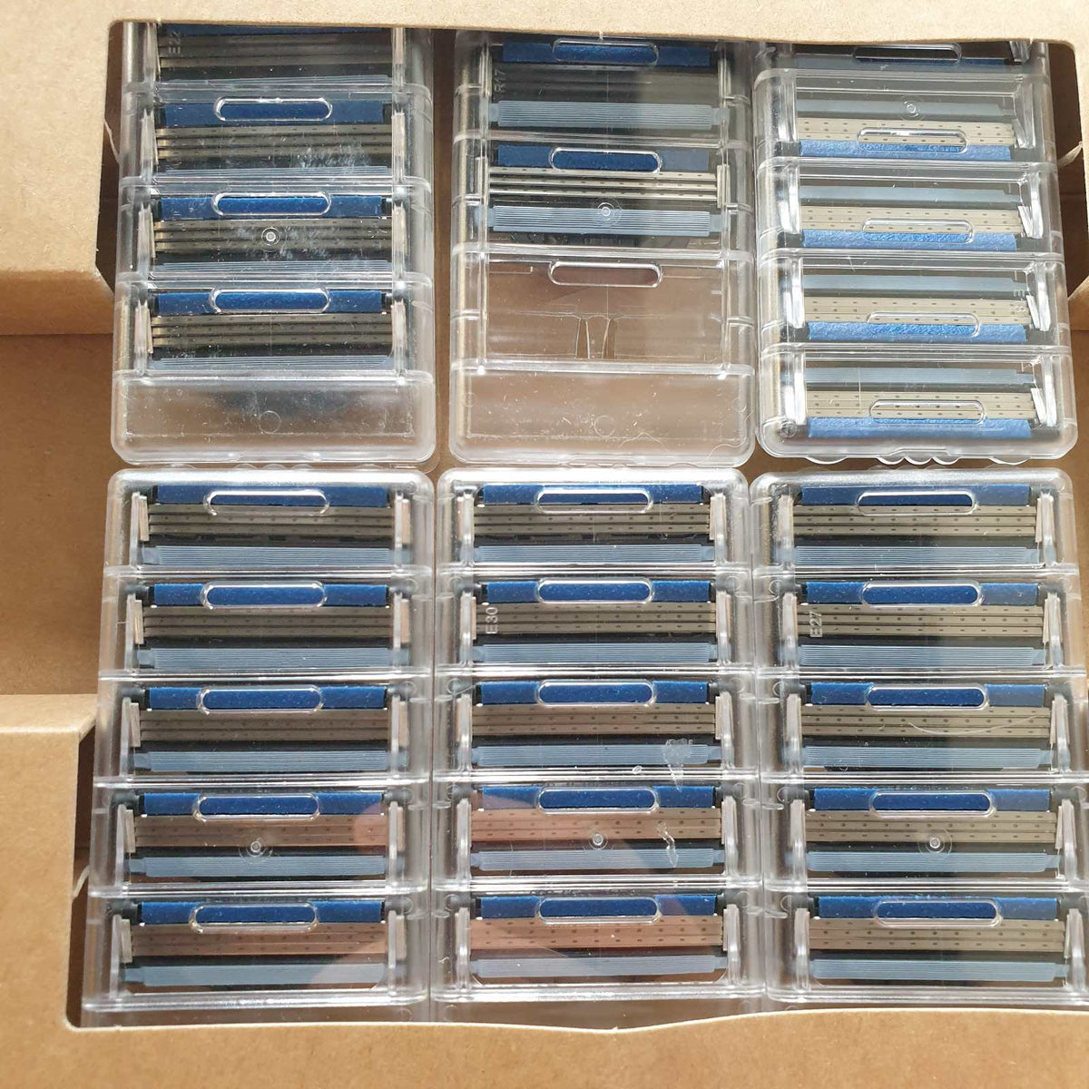 301815 - GILLETTE Brisqe rroje Mach 3 për Burra, 28 Brisqe Origjinale, Blu