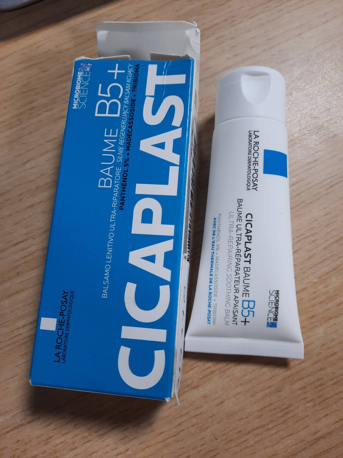 317370 - LA ROCHE-POSAY Cicaplast Baume B5+, Balsam Riparues për Fytyrën dhe Trupin, 40 ml, i përshtatshëm për lëkurë të thatë dhe të ndjeshme, veprim kundër skuqjes, efekt qetësues, formulë me Tribiomë, Pantenol, Madecassoside