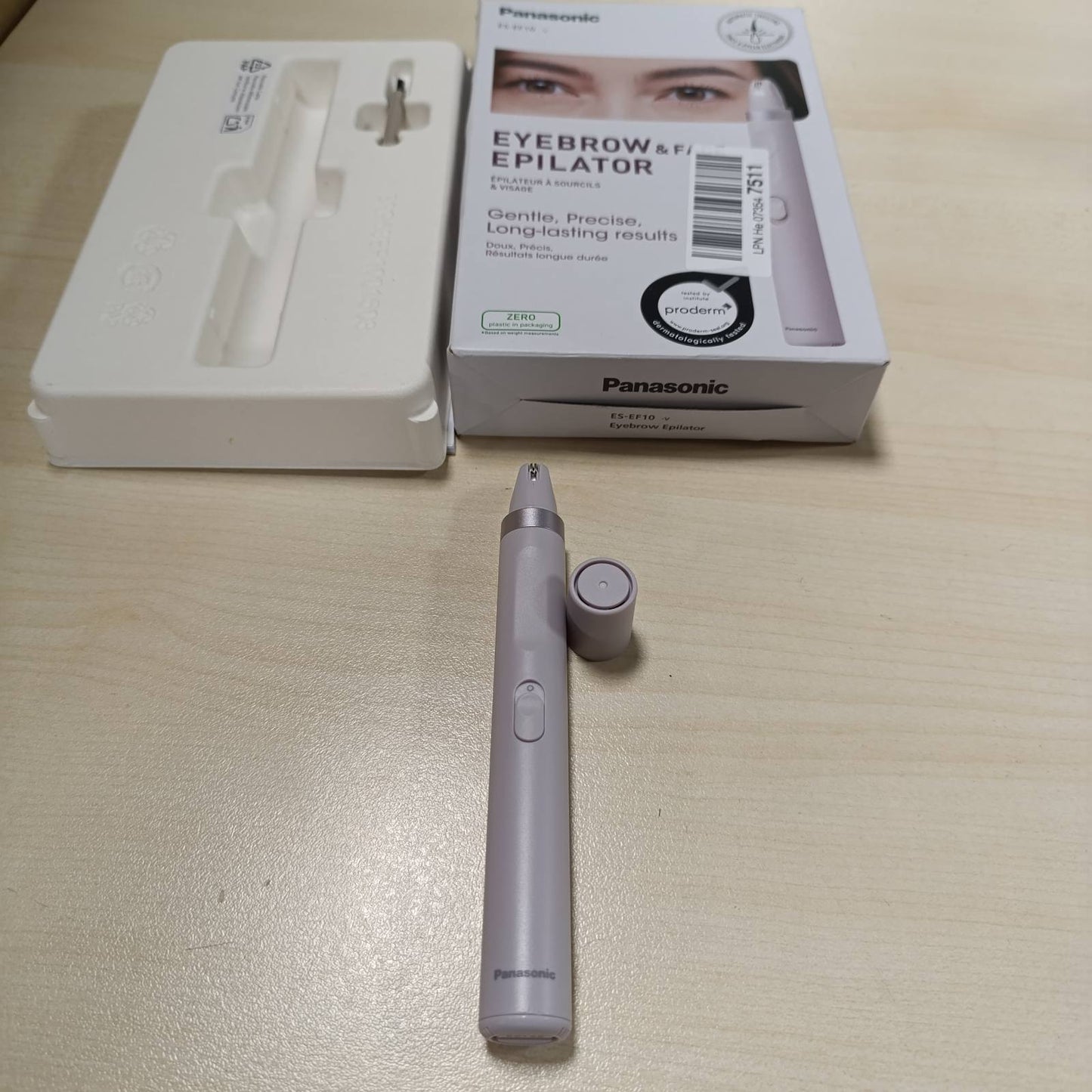 315876 - PANASONIC Epilator ES-EF10-V503 për Vetullat dhe Qimet e Fytyrës për Gra, Dritë LED, Dizajn Kompakt, Funksionon me Bateri AA, Vjollcë e Çelët