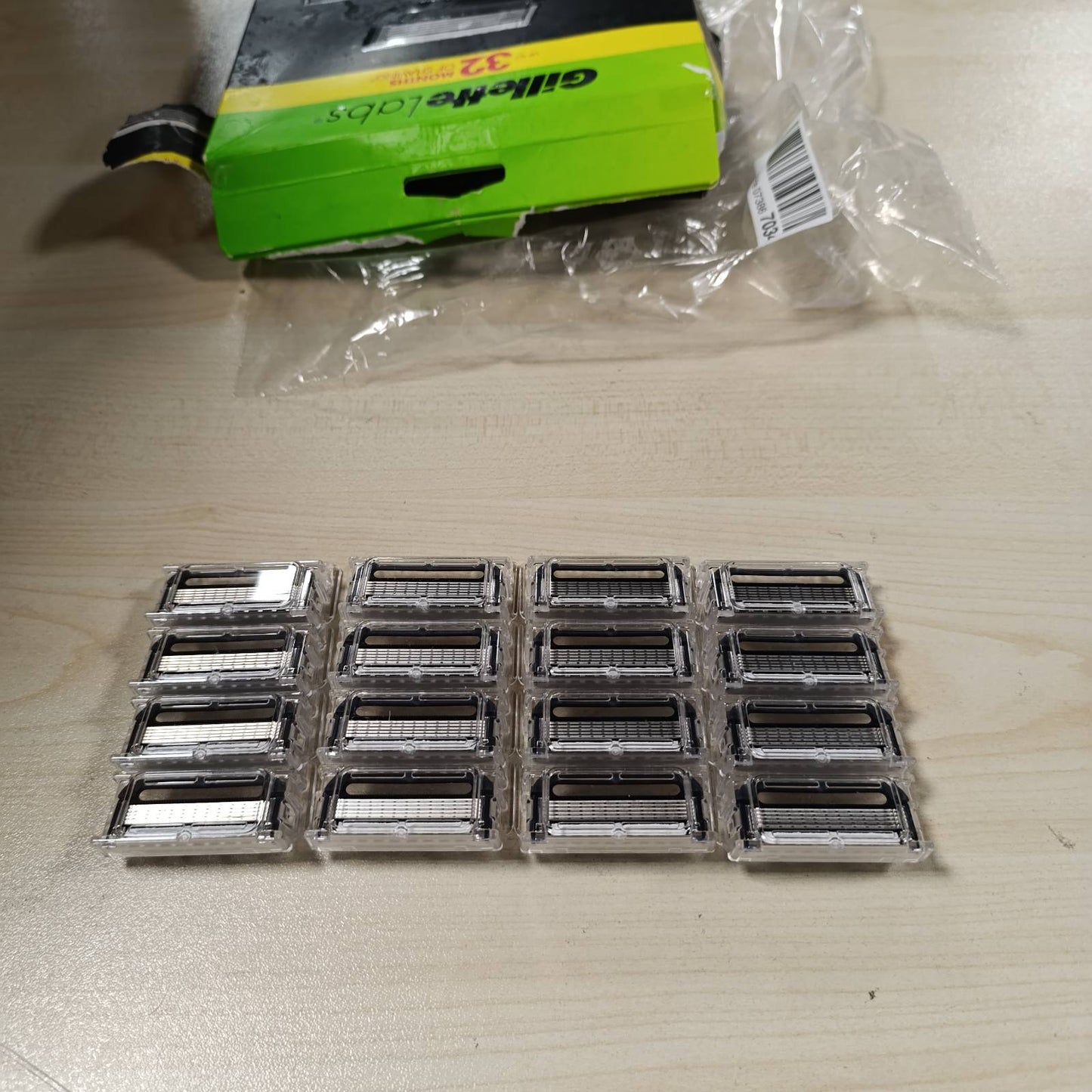 275005 - GILLETTE Brisqe rroje Labs për meshkuj, 16 tehe zëvendësuese origjinale, të zeza, tehe të pajtueshme me të gjitha brisqet Labs
