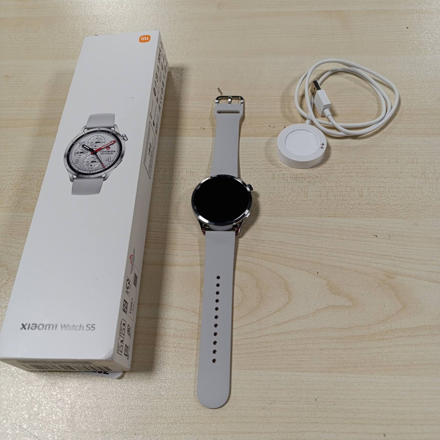 272700 - XIAOMI Ora S5 46mm, Orë inteligjente për femra/meshkuj, 1.48" AMOLED, Gjurmues fitnesi me monitorim të rrahjeve të zemrës dhe gjumit, Jetëgjatësi baterie 21 ditë, Mbi 150 modalitete sportive, GPS me dy banda, NFC, Android dhe iOS, Argjend