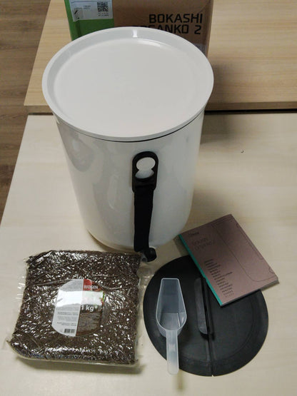 288295 - SKAZA Komposter Kuzhine Bokashi Organko 2, 9.6 L, 1 kg EM Activator, Kovë Komposti Kompakte dhe Pa Erë, e Bardhë Kremi