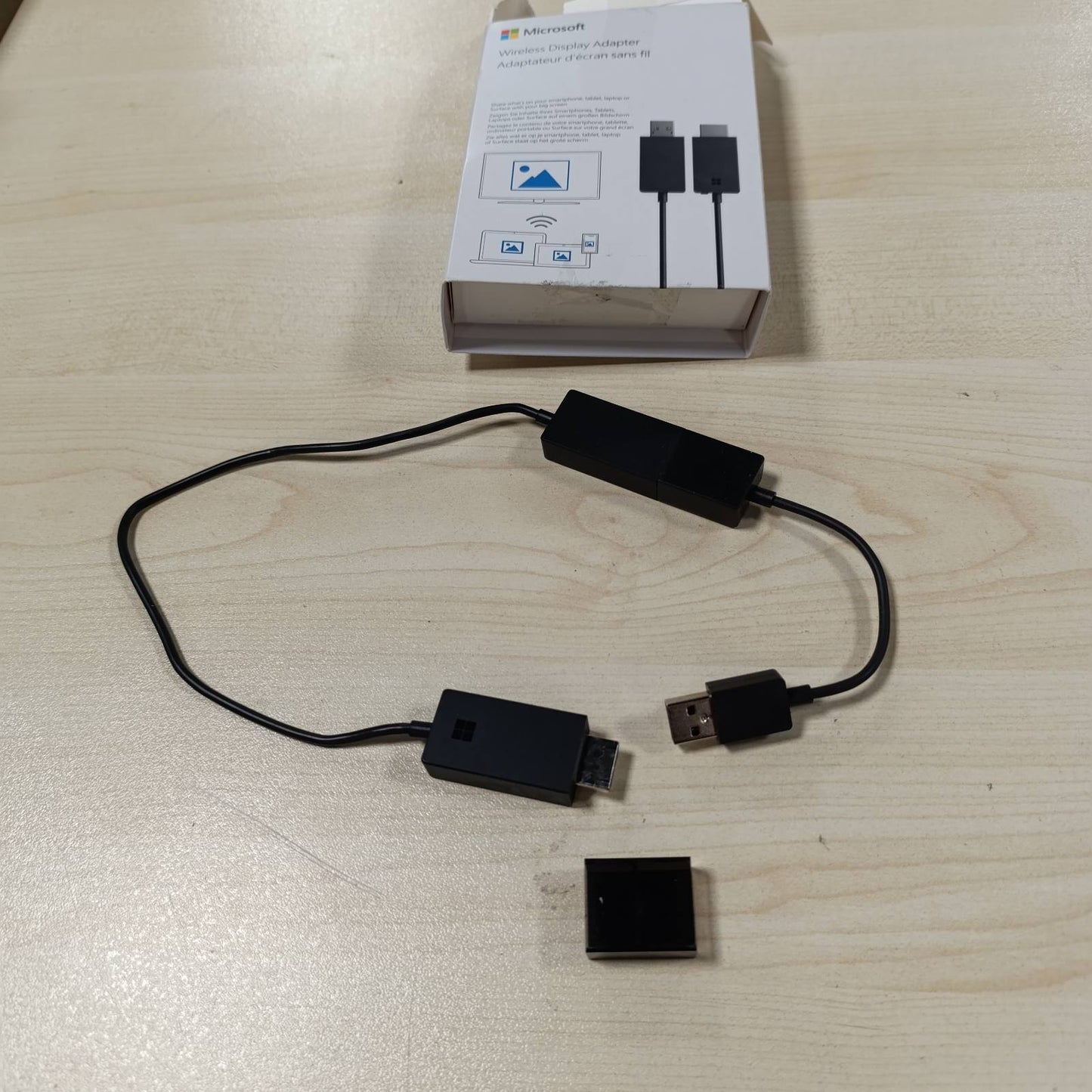 272625 - PËRSHTATËSI I EKRANIT PA TEL TË MICROSOFT V2 - PËRSHTATËSI I EKRANIT PA TEL TË MIRACAST - I ZI