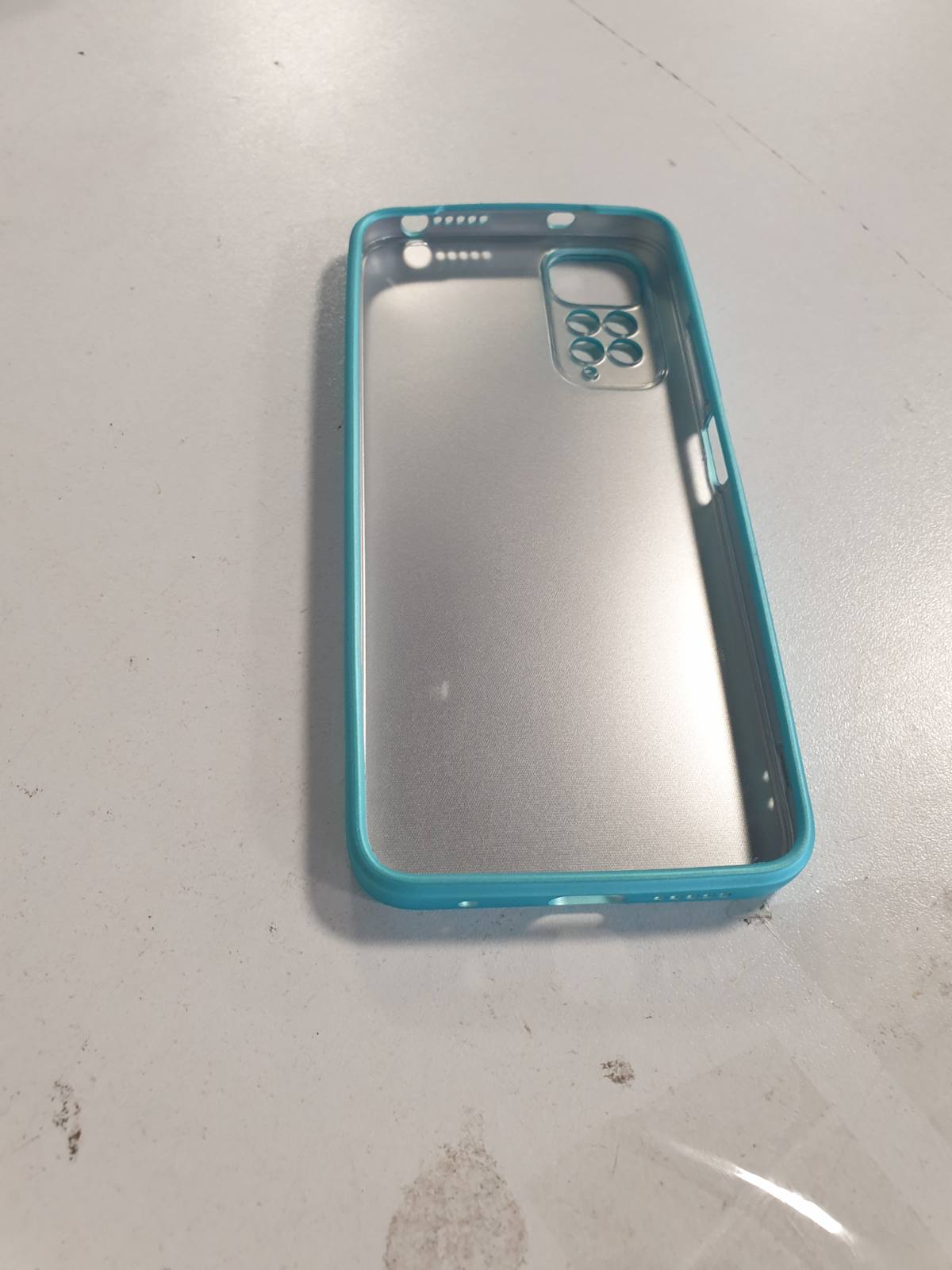 274701 - kwmobile Mbrojtëse për Xiaomi Redmi Note 11 / Note 11S - Mbrojtëse prej silikoni të butë me shkëlqim metalik - Mbulesë mbrojtëse - Ngjyrë jeshile metalike mente