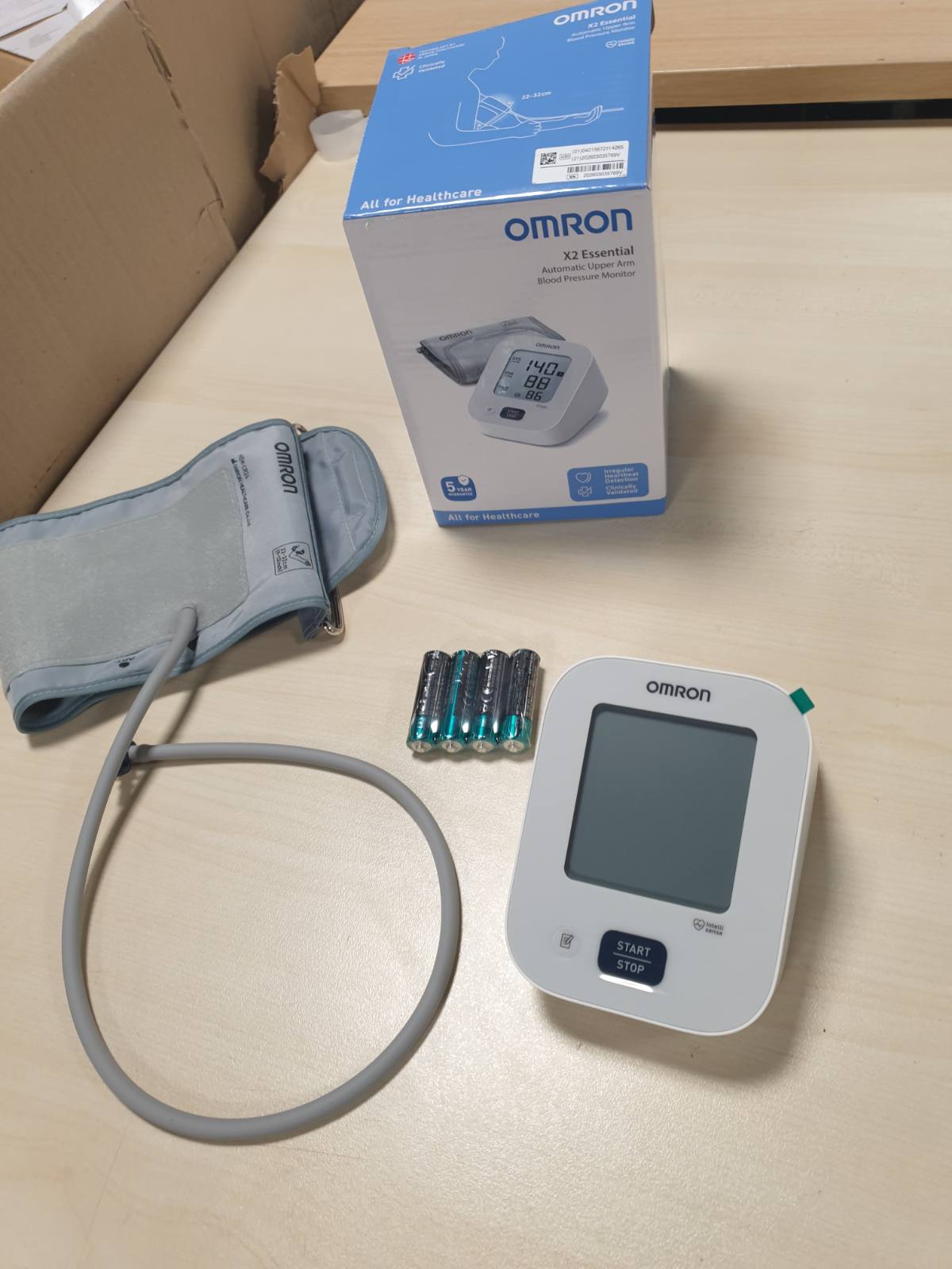275340 - OMRON X2 Essential Monitor dixhital tensioni gjakut, 22-32cm, validuar klinikisht
