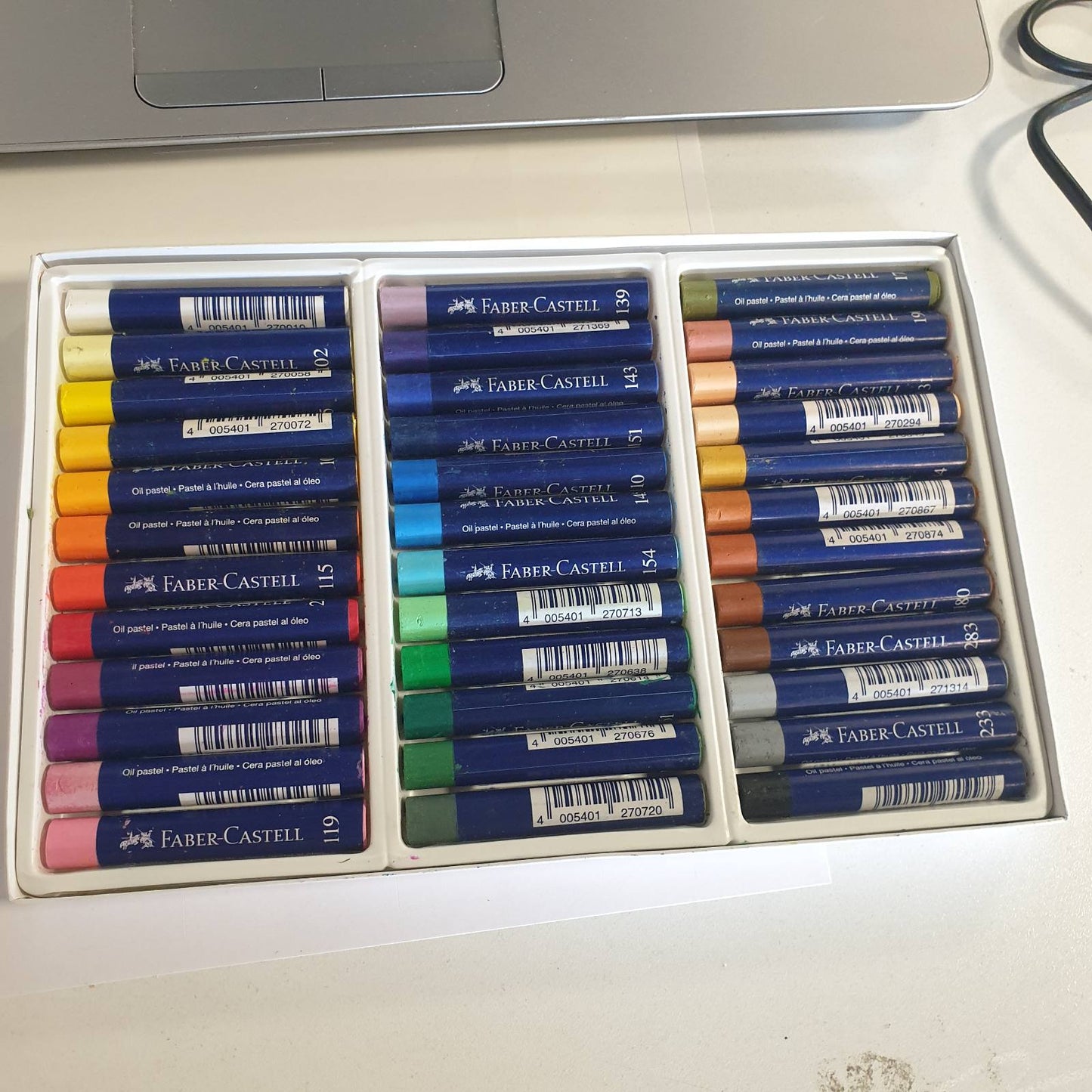 273729 - FABER-CASTELL 127036 - Pastel vaji të përhershëm me cilësi studioje, kuti me 36 copë