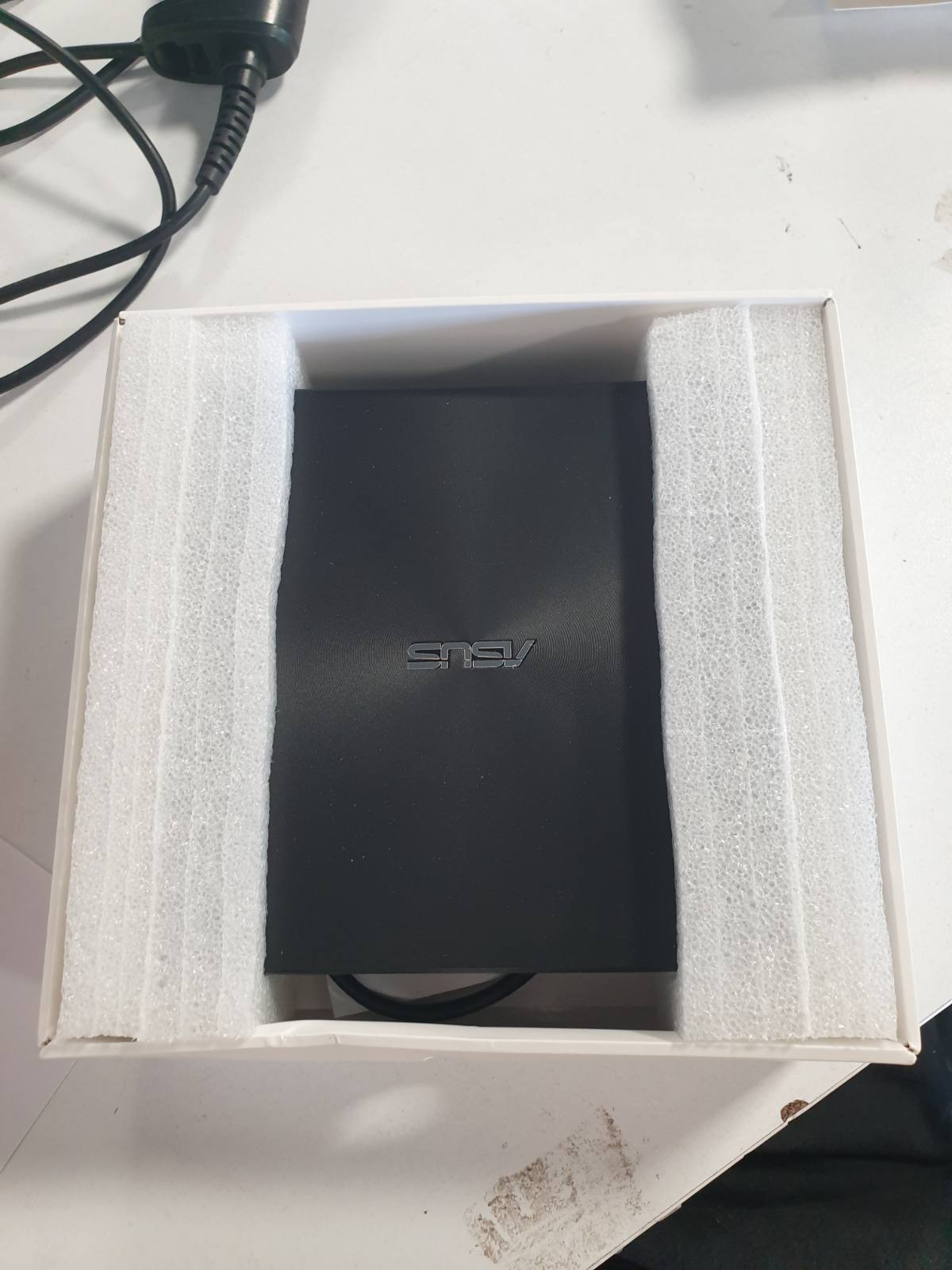 272822 - ASUS ZenDrive U9M, disk optik i hollë, djegie DVD të jashtme USB 2.0/USB-C, disk rishkrues 8x, mbështetje për M-Disc, kompatibilitet me USB 2.0 Type-A/Type-C, Mac/Windows
