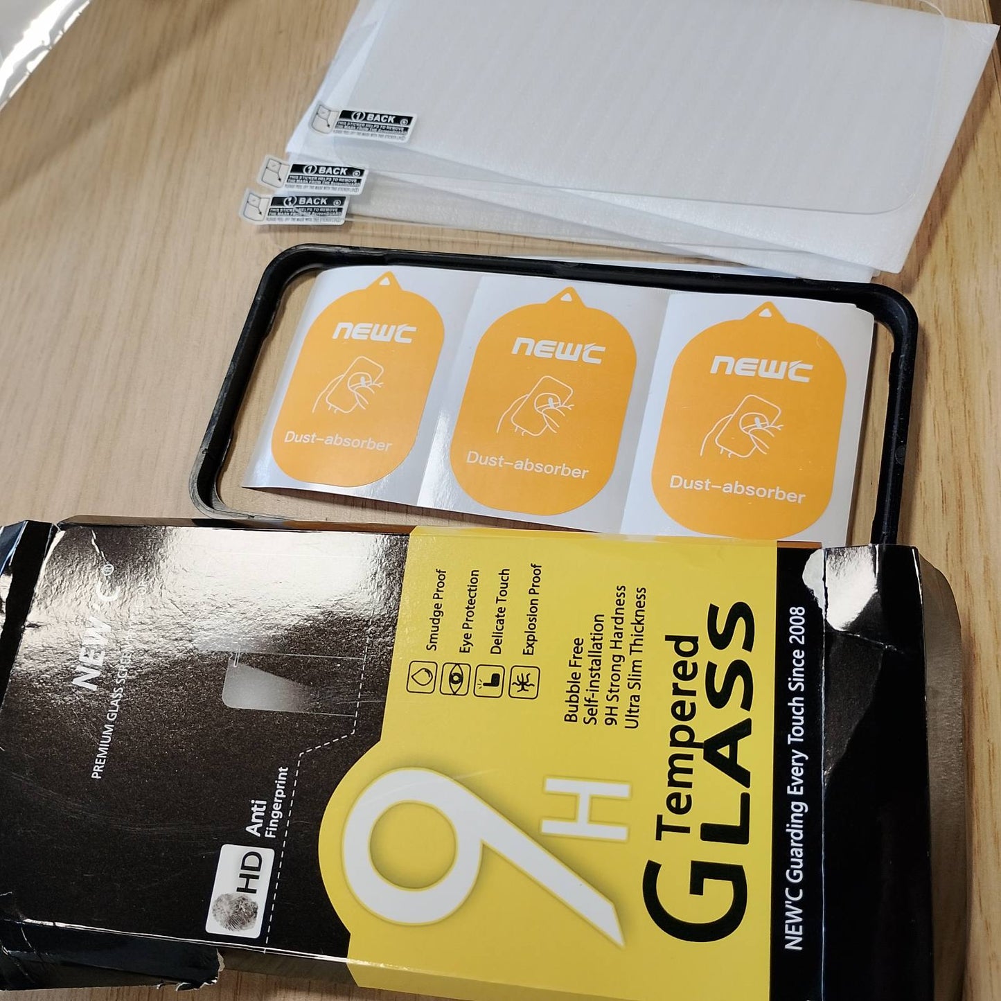 274165 - NEW'C Mbrojtës Ekrani prej Xhami të Temperuar, 3 copë për iPhone 17, 17 Pro, iPhone 16 Pro (6.3 inç), Fortësi 9H, HD, Ultra i Transparent, Ultra i Qëndrueshëm, Mjet Instalimi i Përfshirë