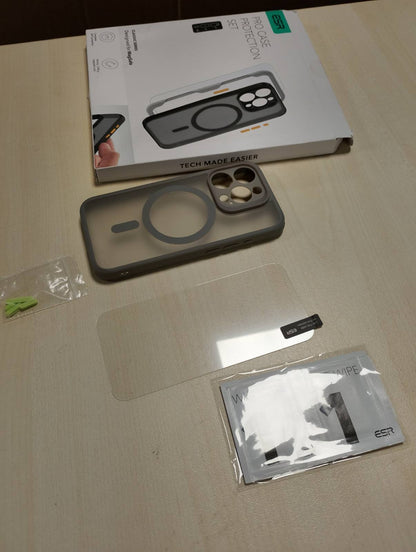 274776 - ESR Mbrojtëse për iPhone 15 Pro me 1 mbrojtës ekrani prej qelqi të temperuar, Mbrojtëse mat transparente, e pajtueshme me MagSafe, Mbrojtje ushtarake, Seria klasike, gri e ngrirë