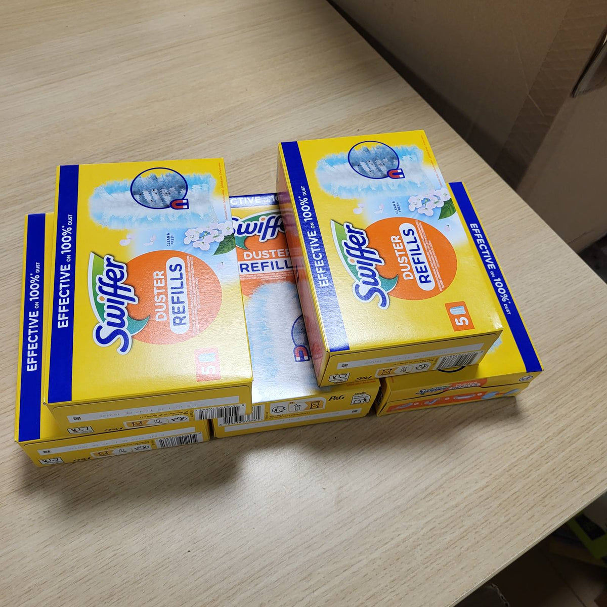 302330 - SWIFFER Pako Mbushëse për Fshesë me Vaj, 25 peceta (5x5) me aromë Febreze