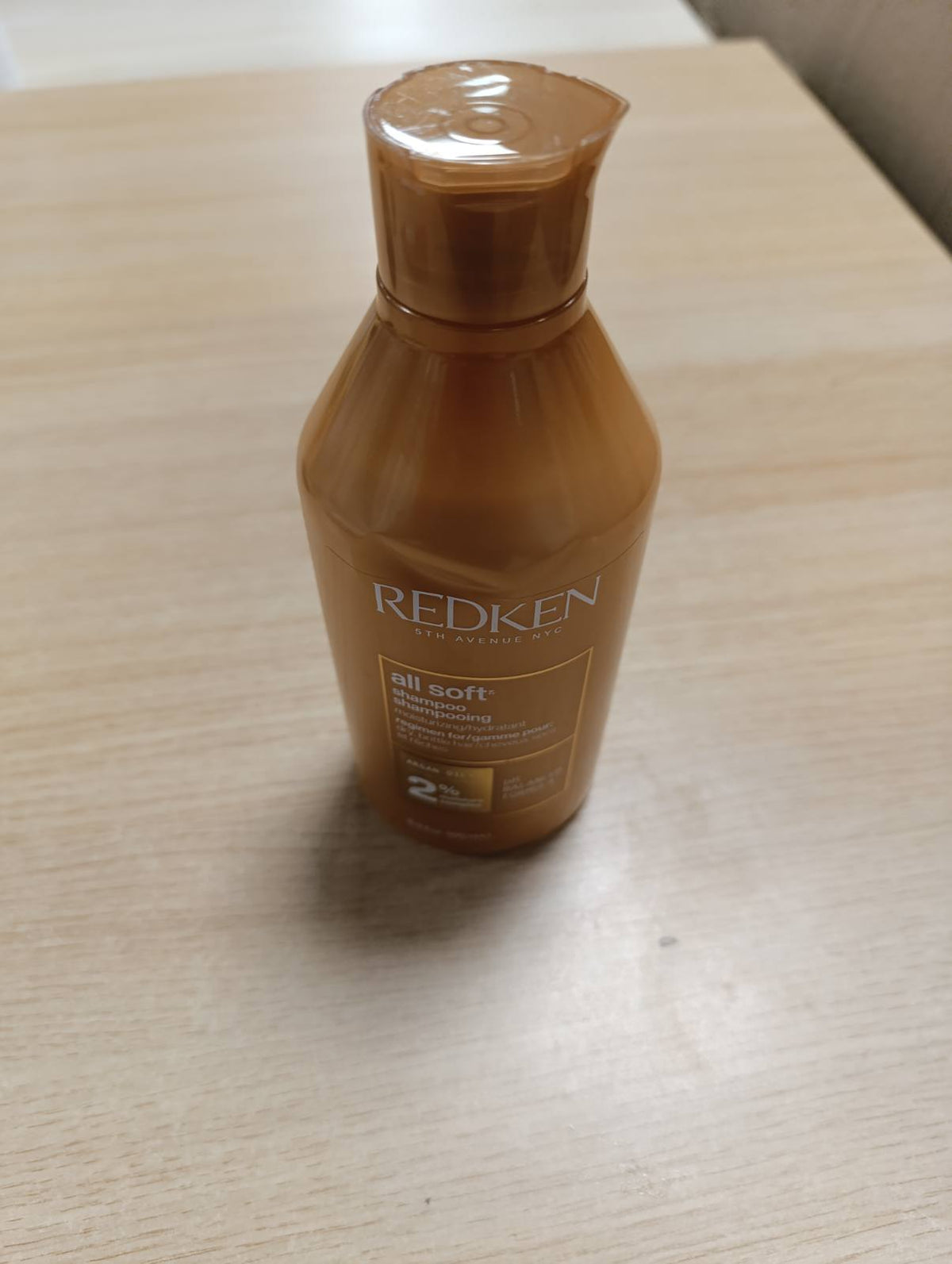 317396 - REDKEN Shampo Hidratuese për Flokë të Thatë dhe të Dehidratuar, 300 ml, me proteina dhe vaj argani, produkt vegan
