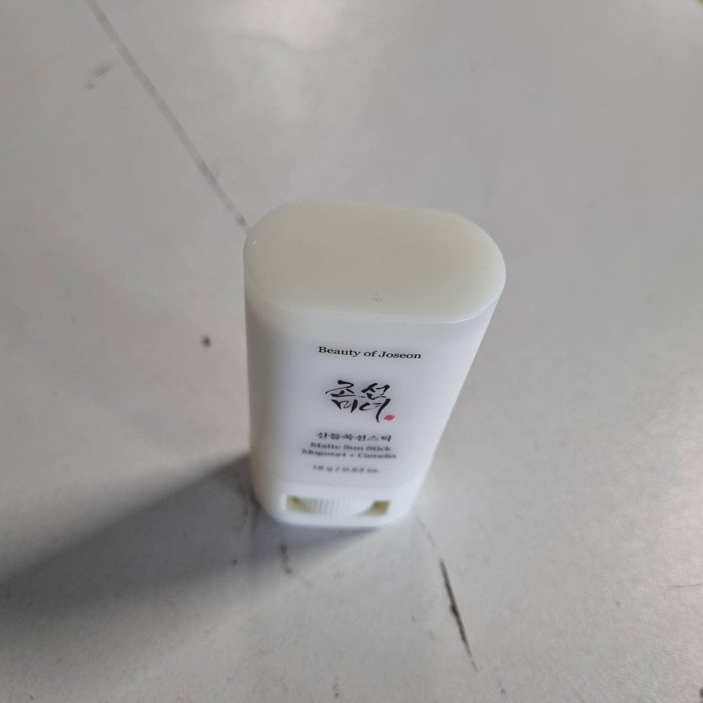 317858 - Bukuri dielli Beauty of Joseon Sun Stick Matte: Armoise + Camelia