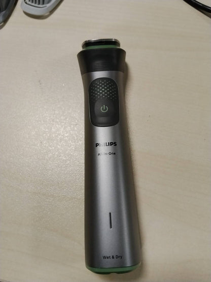 300286 - PHILIPS Multigroom 7000 për Burra - Makinë prerëse me 19 pjesë, tehe vetë-mprehëse, 26 cilësime gjatësie (0.5-20 mm), MG7962/30