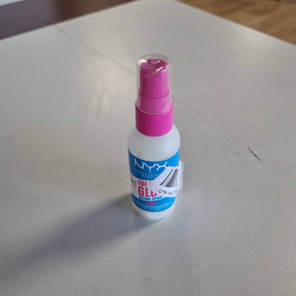 301282 - NYX PROFESSIONAL MAKEUP - Sprej fiksues për makijazh - 60 ml - Rezistent ndaj transferimit dhe i papërshkueshëm nga uji - Qëndrueshmëri 24 orë - Formulë vegane