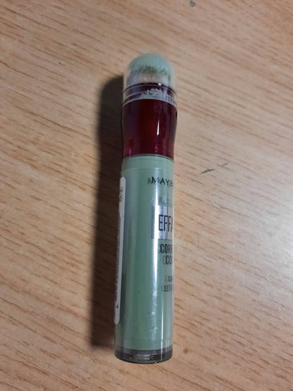 301312 - MAYBELLINE NEW YORK - Instant Eraser - Korrektor Ngjyre - Korrigjon Skuqjen, Rrathët e Errët, Njollat dhe Njollat - Qëndrueshmëri 12 orë - Nuanca: Jeshile - 6.8 ml