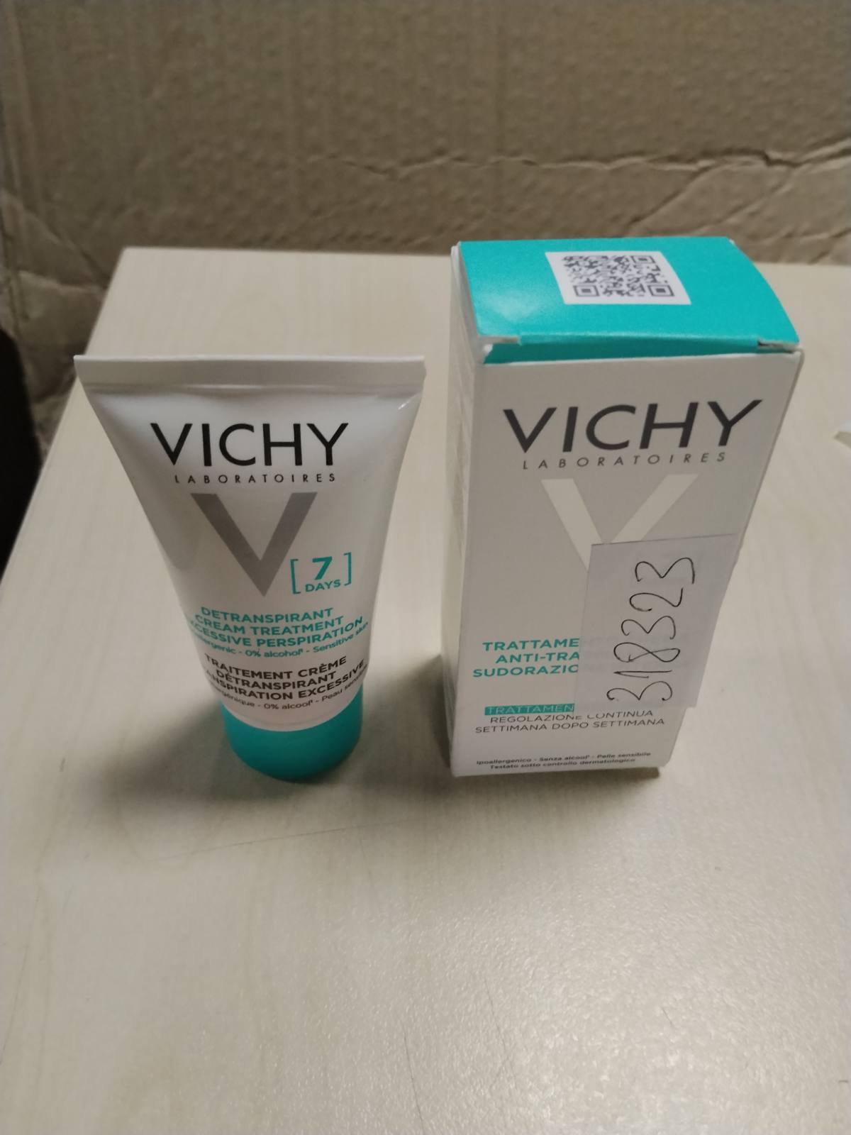 318323 - VICHY Krem trajtimi antidjersës 7-ditor, i pasuruar me kripëra alumini, për lëkurë të ndjeshme