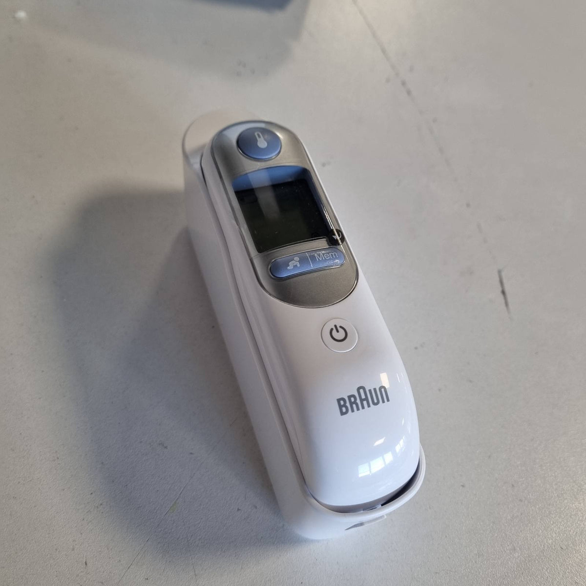 300466 - BRAUN Termometër veshi ThermoScan 7 BRAIRT6520, Teknologjia e Precizionit Age, Ekran dixhital me kodim ngjyrash, Miqësor për foshnje dhe fëmijë të vegjël