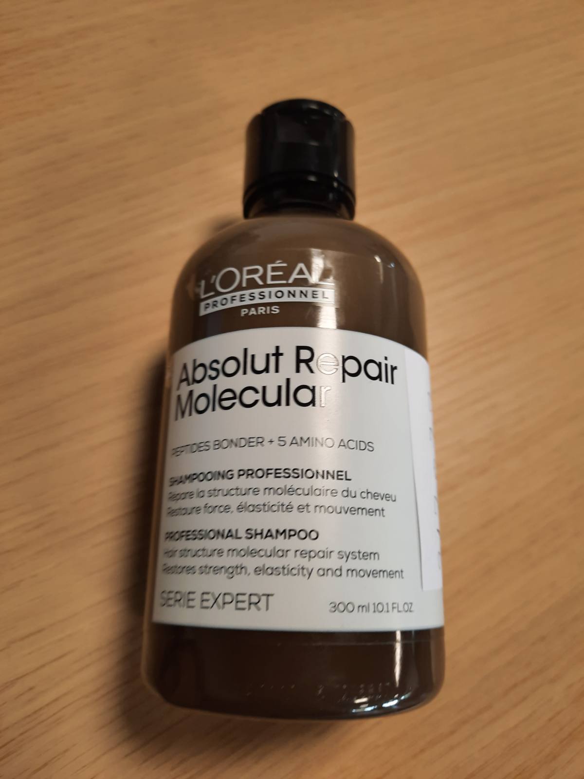 317077 - L'ORÉAL PROFESSIONNEL Shampo Profesionale pa Sulfate, Absolut Repair Molecular, 300 ml - Riparon Dëmtimet, Pastron dhe Forcon Flokët, Ofron Elasticitet për Flokë të Thatë dhe të Dëmtuar
