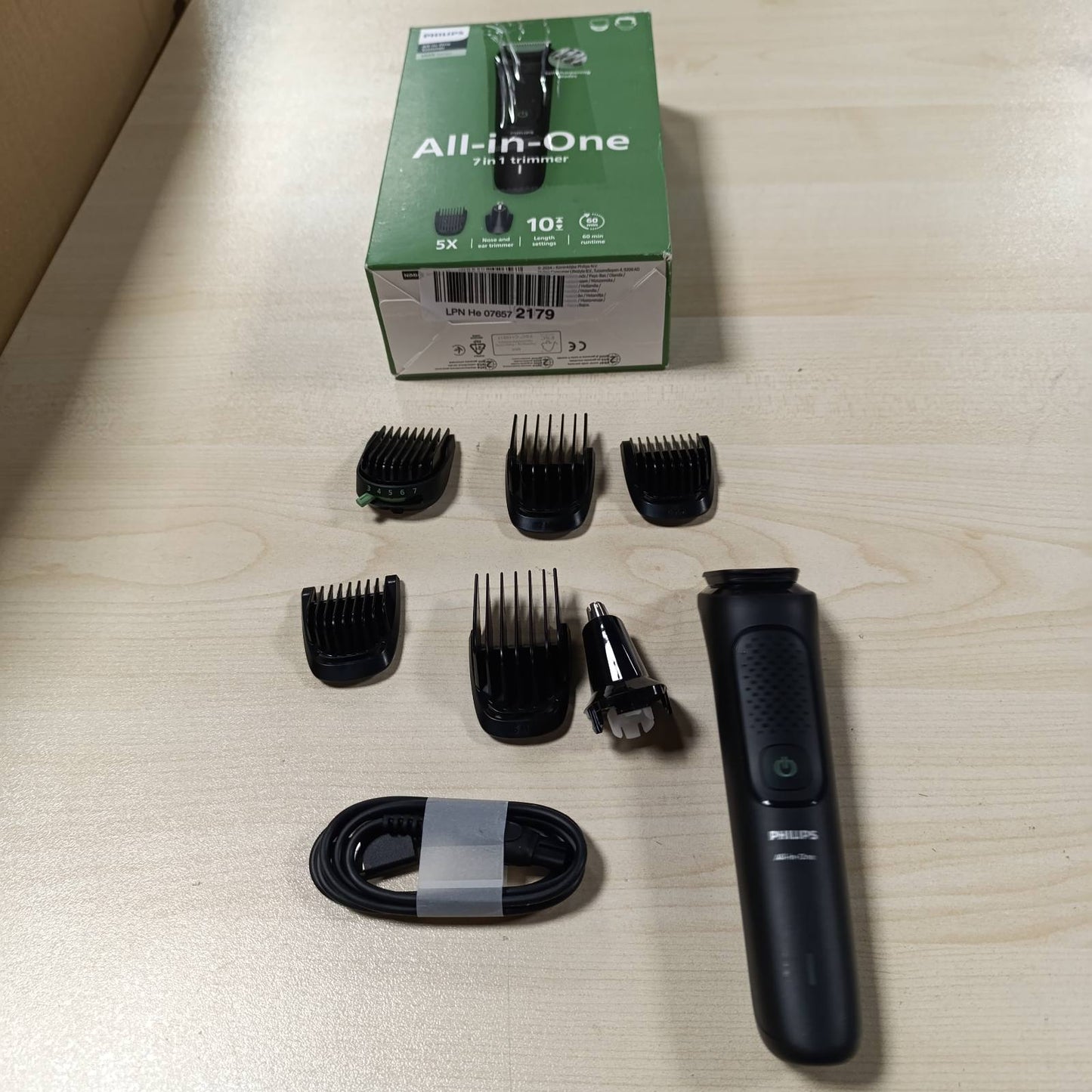 316213 - PHILIPS Makinë prerëse gjithçka-në-një Multigroom Series 3000, 7 aksesorë, MG3930/15, tehe vetë-mprehëse, 10 gjatësi prerjeje