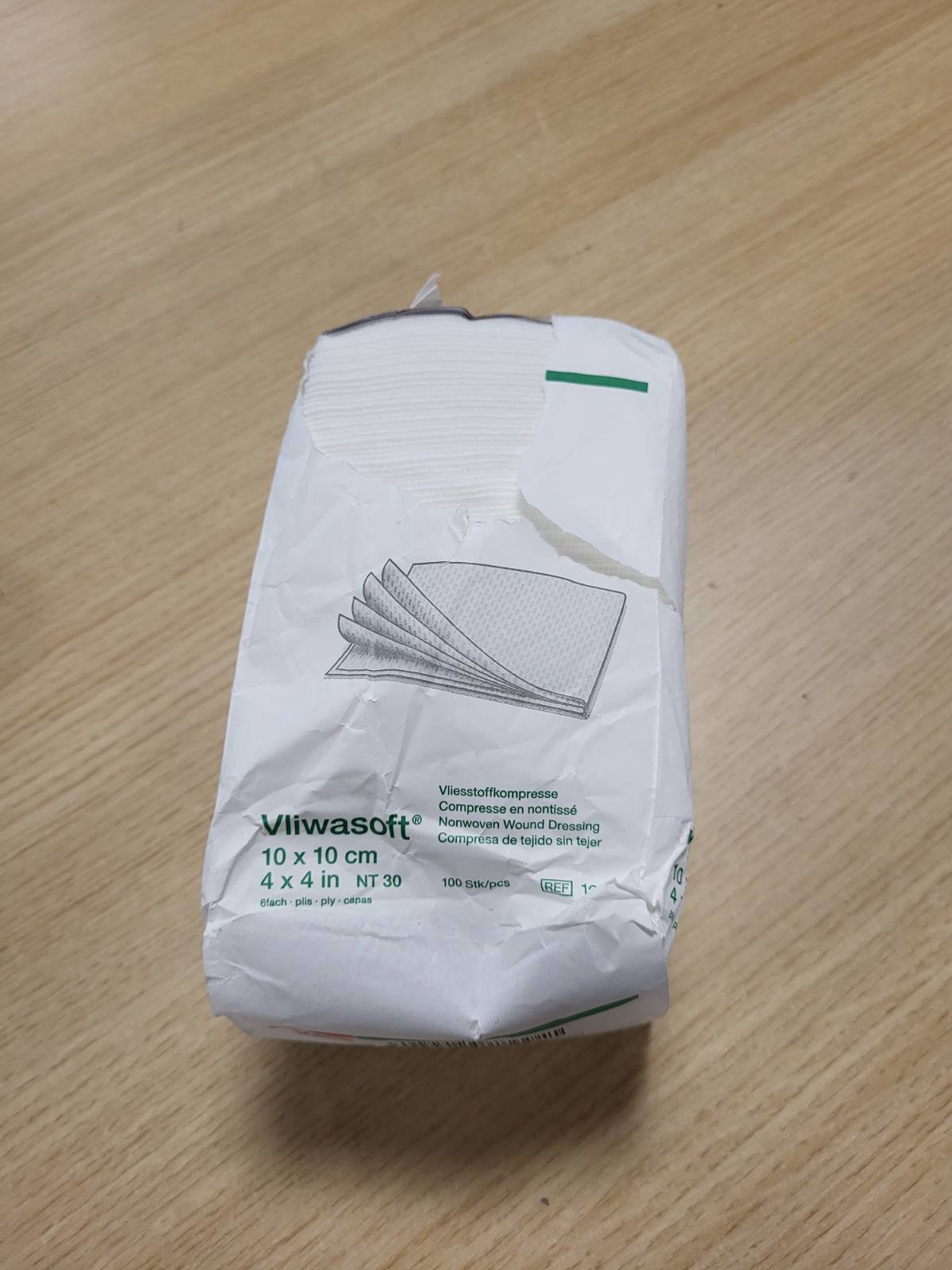 322191 - VLIWASOFT Pako me 100 fasha jo-sterile, 10 cm x 10 cm, 4 shtresa