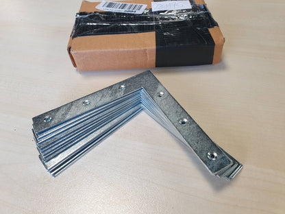 289175 - HELPMATE 12 mbajtëse këndore të sheshta 120x120x18 mm, Lidhëse druri të galvanizuara, Montim i lehtë