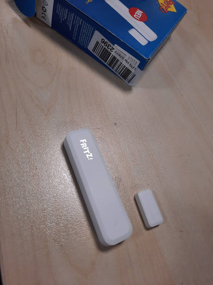 276542 - FRITZ!DECT 350 Kontakt magnetik, për shtëpi inteligjente, sensor DECT-ULE, i pajtueshëm me FRITZ!Box
