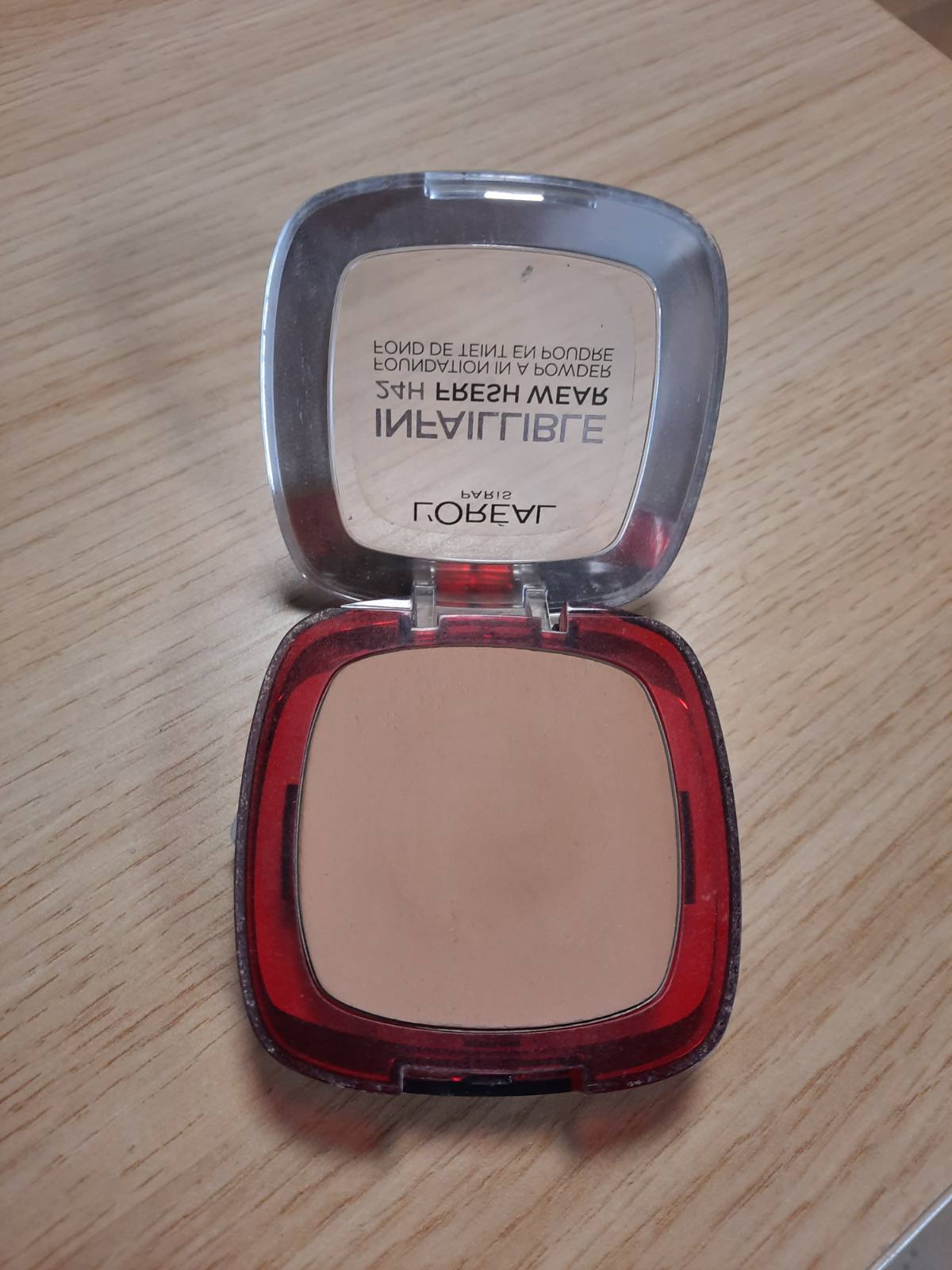 317839 - L'ORÉAL PARIS Fondatinë Pudre me Qëndrueshmëri të Gjatë - E papërshkueshme nga uji - Nuanca: Bezhë e Artë (140) - 9 g