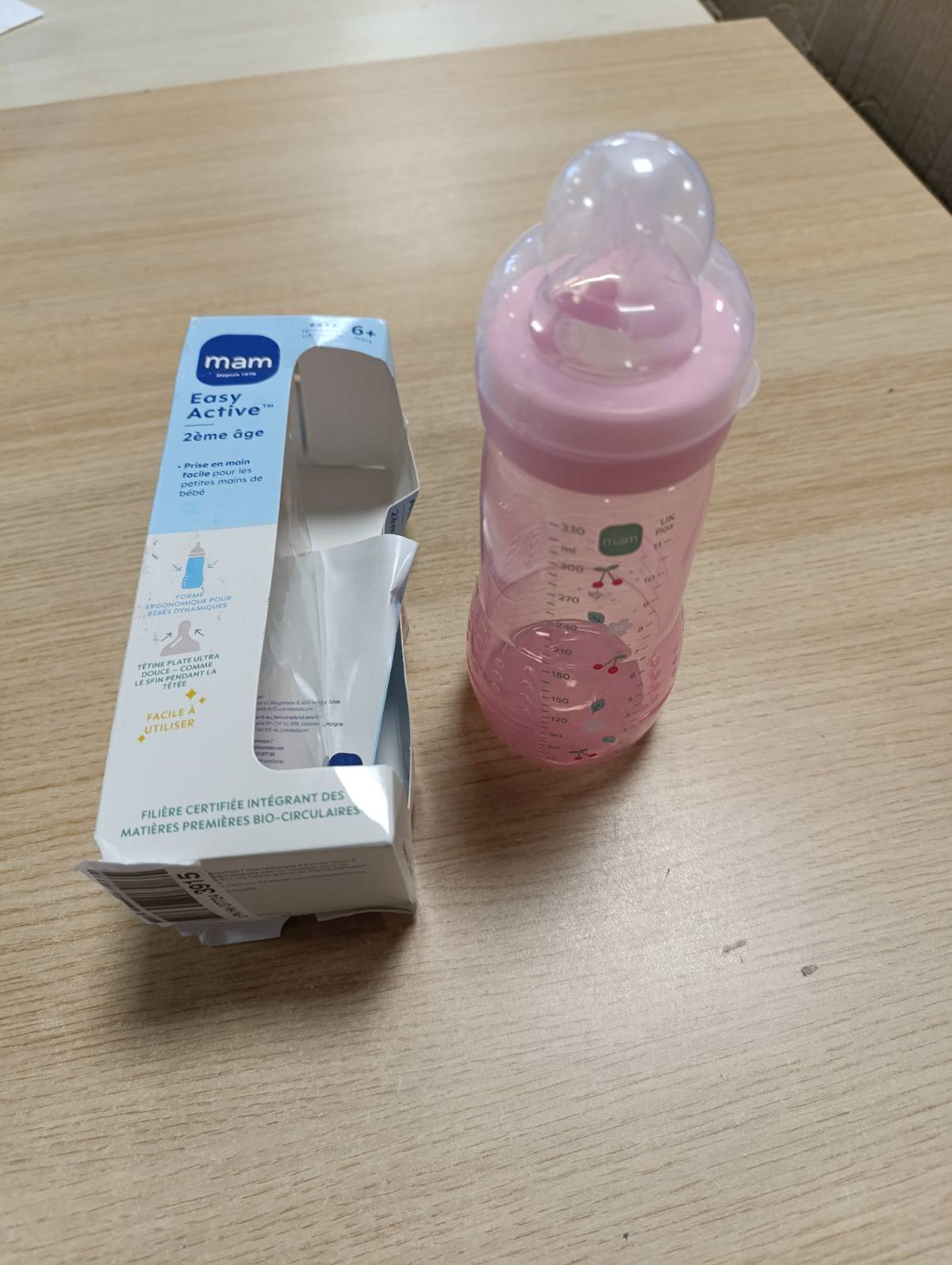 318613 - MAM Easy Active 330ml me ngjyrë berry, thithkë silikoni ultra të shpejtë X-speed