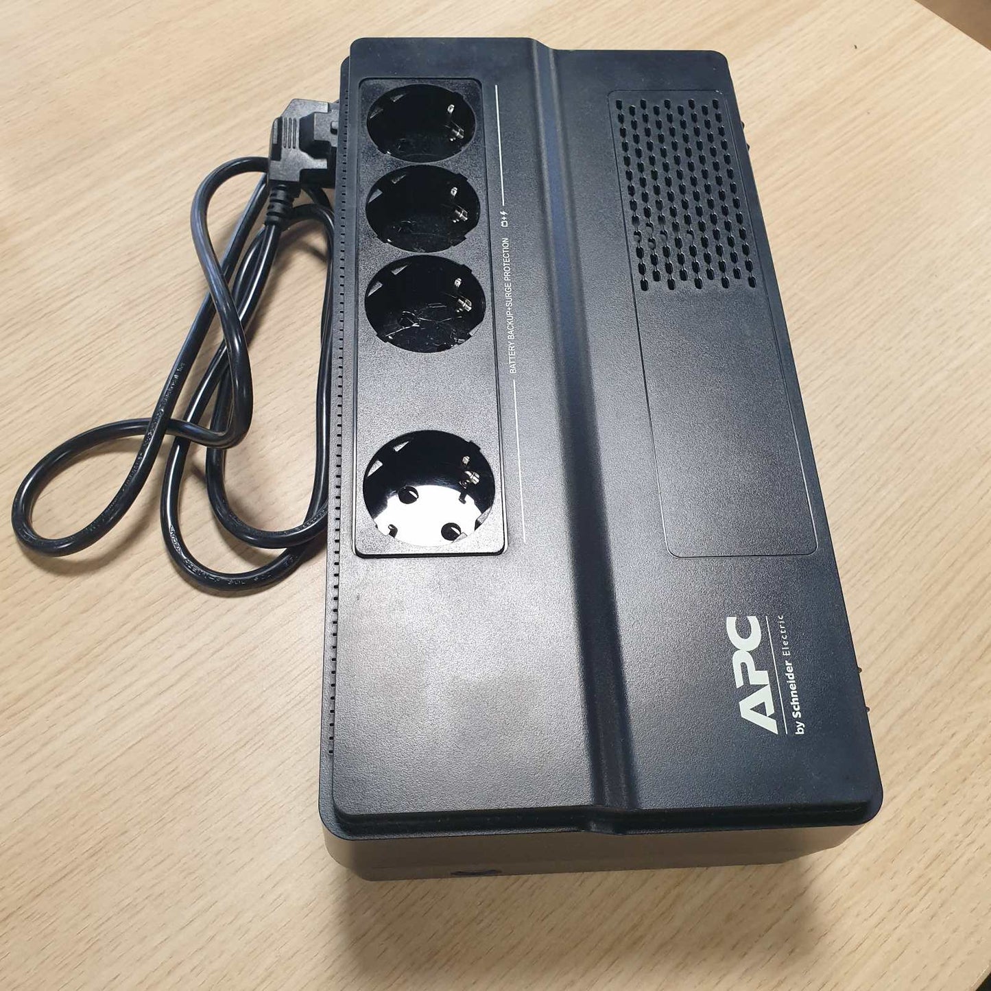 319617 - APC Easy-UPS BV500I-GR, Furnizim me energji të pandërprerë 500VA, 4 priza Schuko