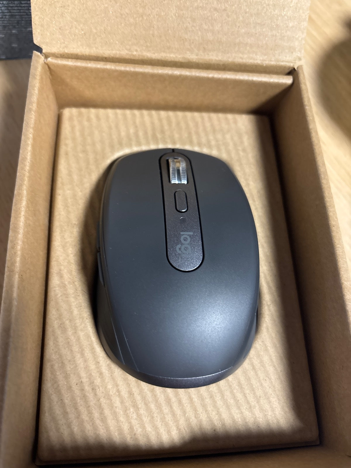 273018 - LOGITECH Maus kompakt pa tel MX Anywhere 3S, 8K DPI, USB C, Bluetooth, për Windows PC, Linux, Chrome, Mac - Graphite