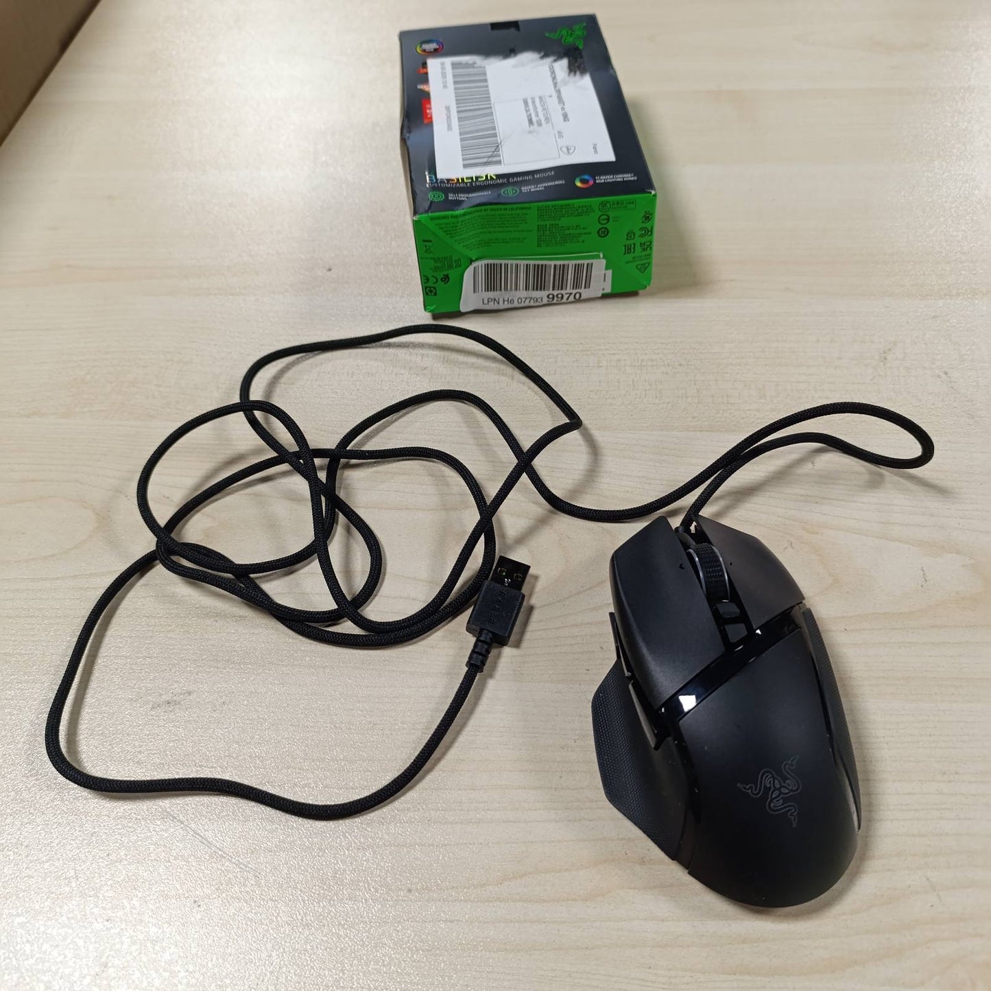 276320 - RAZER Basilisk V3 - Maus Lojërash me Tel, 10+1 Butona të Programueshëm, Rrotë HyperScroll me Animacion, 11 Zona Ndriçimi Chroma RGB, Çelës Optik i Mausit, Fokus me Sensor Optik+ 26K DPI, i Zi