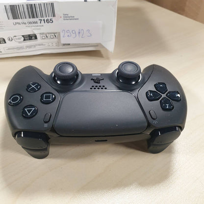299123 - PLAYSTATION Kontrolluesi pa tel DualSense® – i zi mesnate + kabllo USB për PC