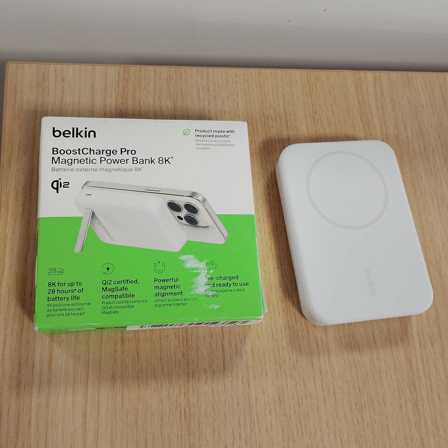 319492 - BELKIN Bankë energjie BoostCharge Pro Wireless 8000mAh me Qi2, karikues portativ i pajtueshëm me MagSafe + mbështetëse e palosshme - e bardhë