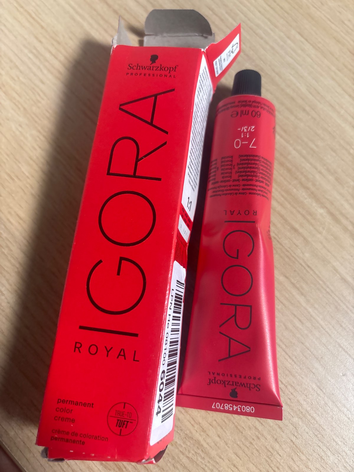 318575 - SCHWARZKOPF Ngjyrë flokësh IGORA Royal Premium 7-0, bjonde e mesme, 1 pako (1 x 60g)