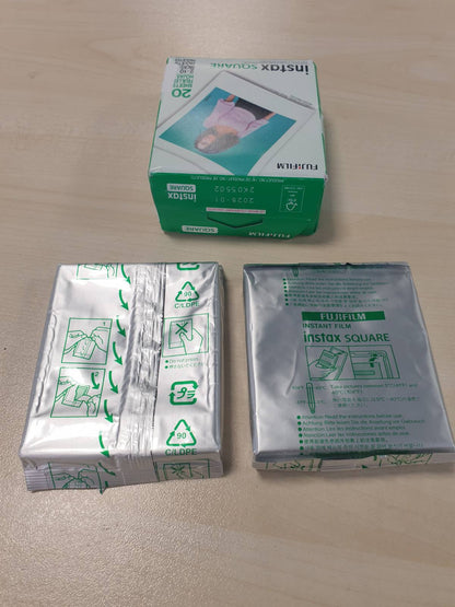 289945 - Fujifilm - Instant Film INSTAX Square Twin Pack, ISO 800, 2x10 Film me Bord të Bardhë
