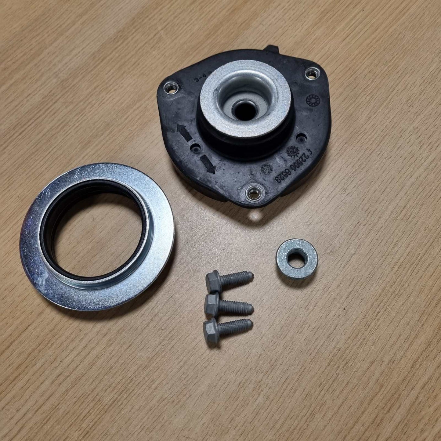 288725 - FEBI BILSTEIN Kit montimi për amortizatorë 37897 me kushinetë sferike dhe material montimi, 1 njësi