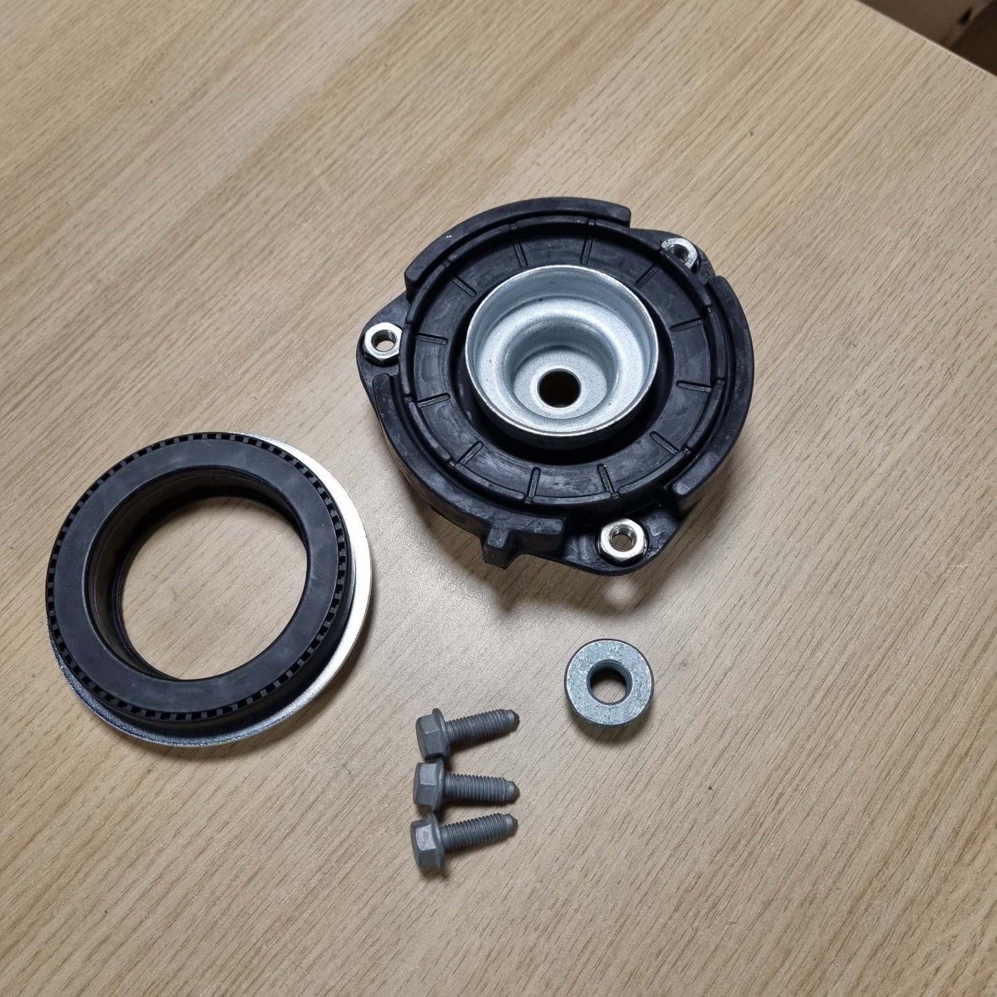 288725 - FEBI BILSTEIN Kit montimi për amortizatorë 37897 me kushinetë sferike dhe material montimi, 1 njësi