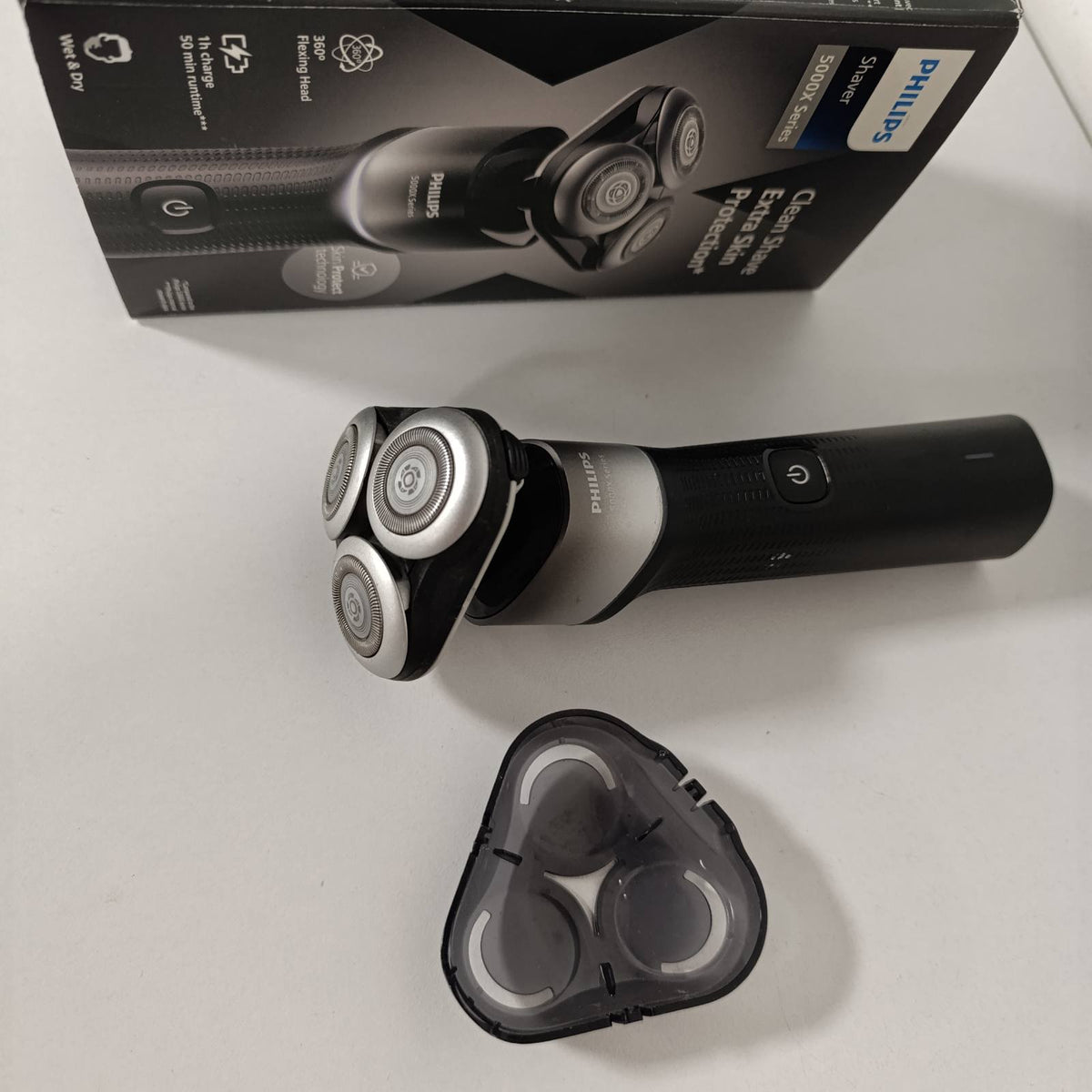 315494 - akinë rroje elektrike 5000X, 100% e papërshkueshme nga uji, teknologji SkinProtect, kokë fleksibile 360°, karikim 1 orë, model X5004/00