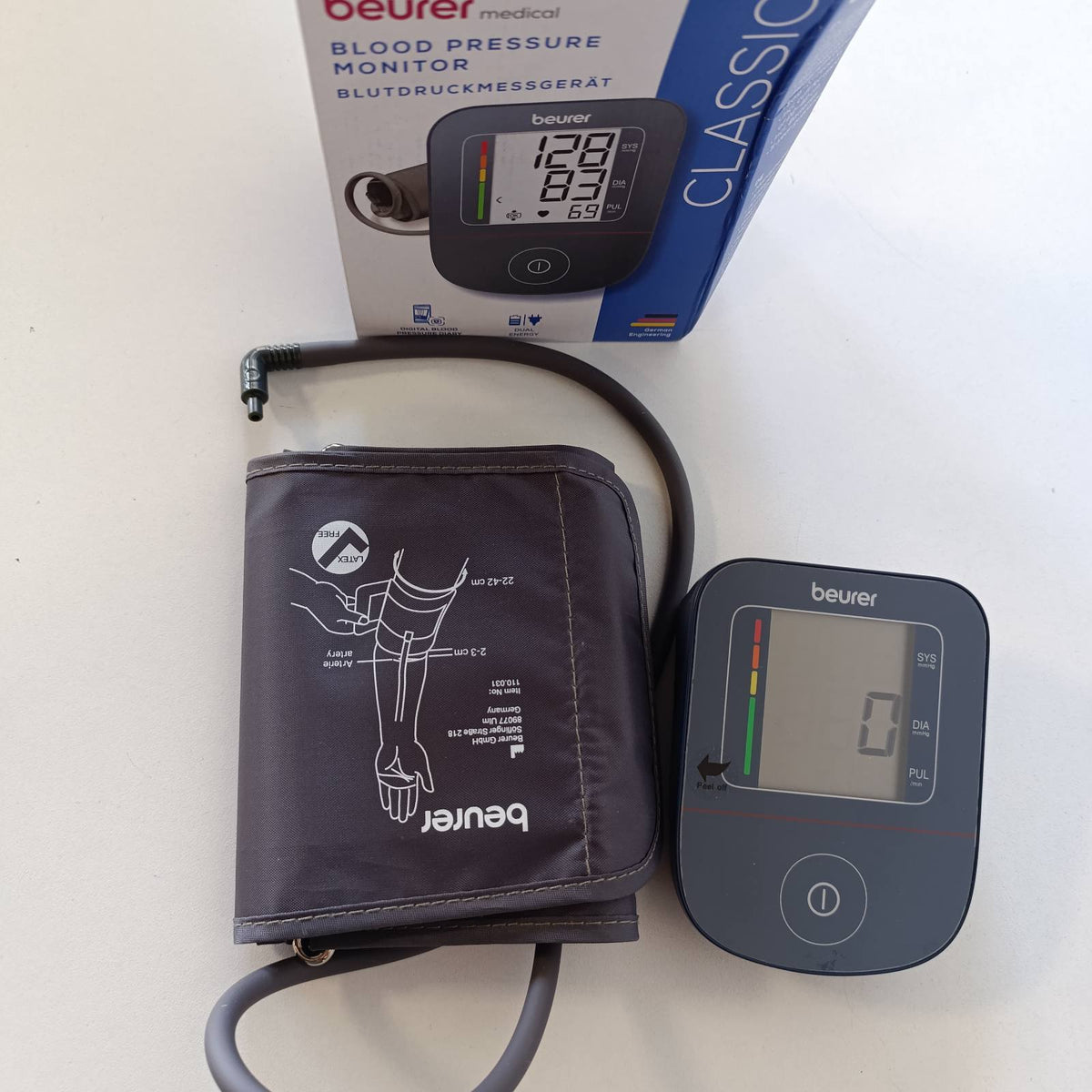 303141 - BEURER Monitor tensioni i gjakut BM 25, për krahun e sipërm, funksionim me një buton, matje e saktë, zbulim i aritmisë, port USB-C, manshetë, transferim të dhënash në Apple Health, ngjyra blu