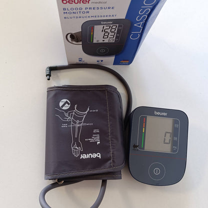 303141 - BEURER Monitor tensioni i gjakut BM 25, për krahun e sipërm, funksionim me një buton, matje e saktë, zbulim i aritmisë, port USB-C, manshetë, transferim të dhënash në Apple Health, ngjyra blu
