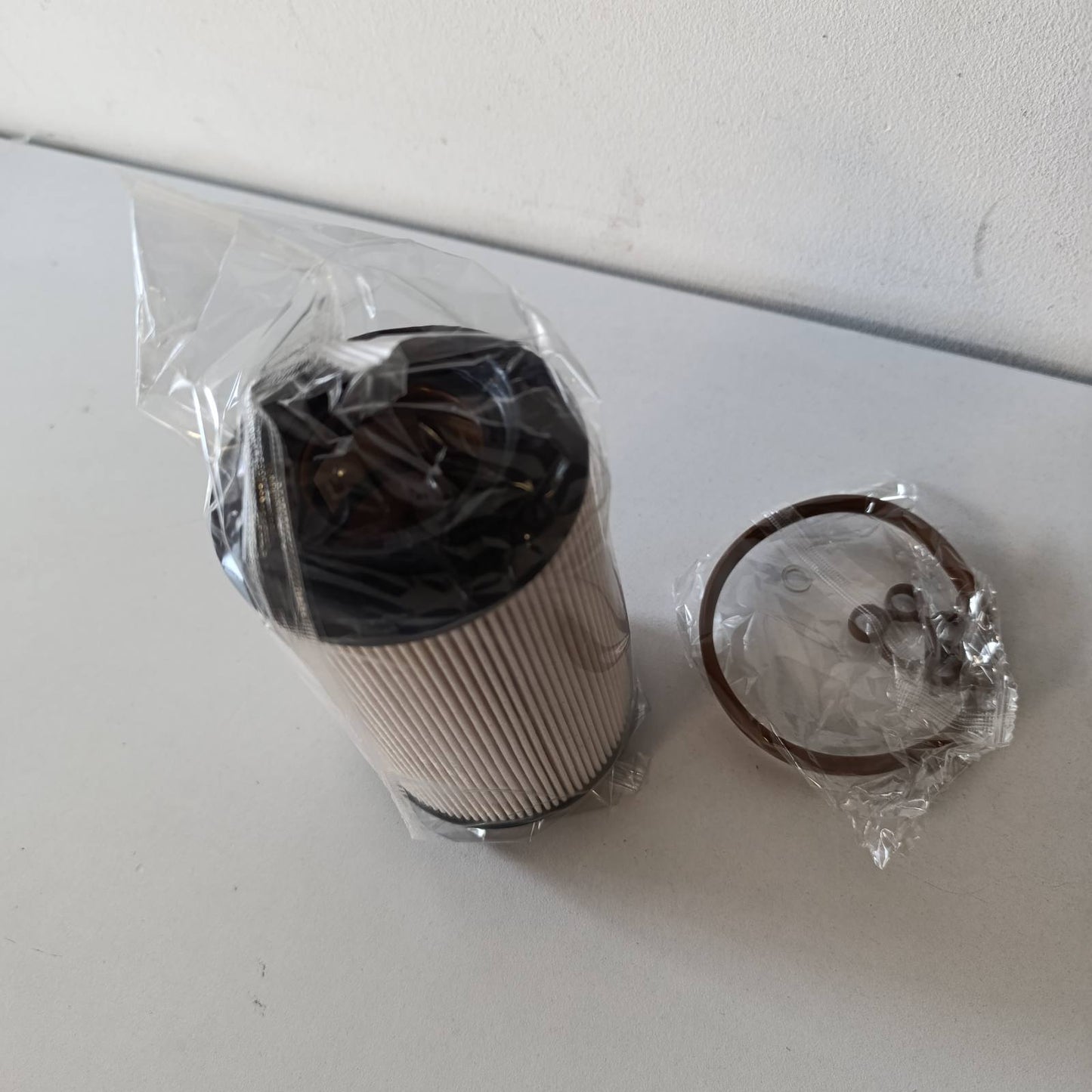 322587 - FEBI BILSTEIN Filtri i karburantit 26566 me unaza vulosëse, 1 copë