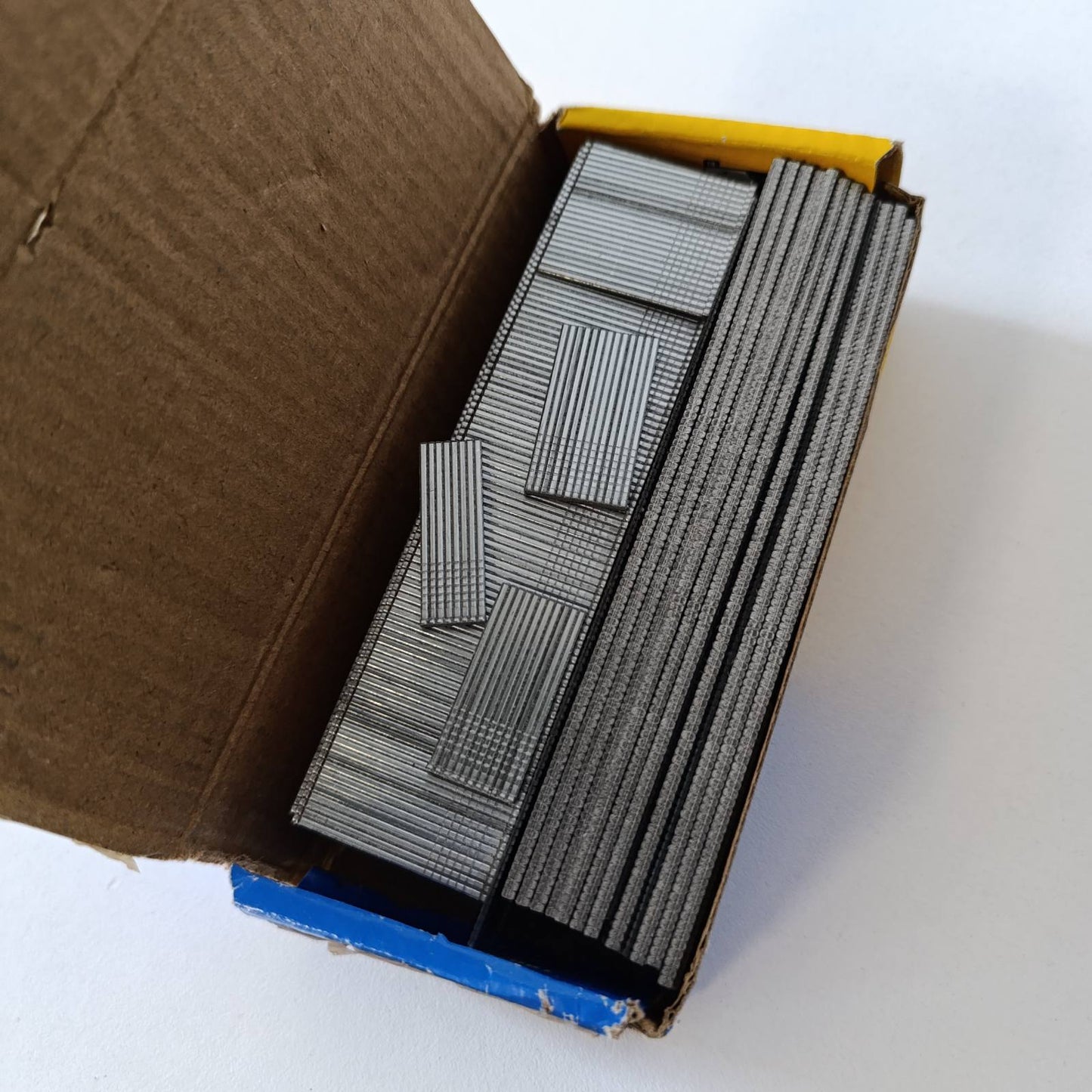 322699 - TACWISE Gozhda Përfundimtare të Galvanizuara të Tipit 18G, 30 mm, Pako me 5,000 copë