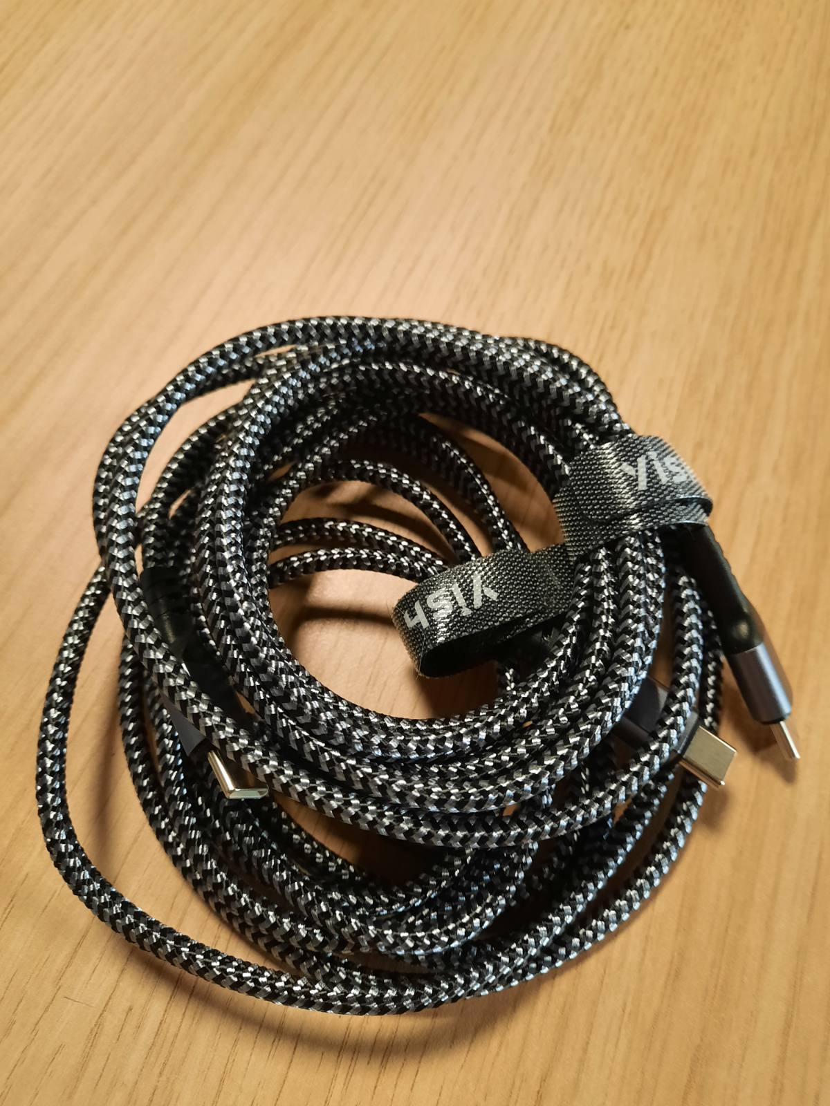 310408 - YISH -  2 Kabllo USB C në USB C 65W: [2M+2M] Kabllo PD3.0 USB Tipi C në Tipin C për Karikim të Shpejtë, e Kompatibile me iPhone 17 16 15 Samsung S26 S25 S24 iPad MacBook