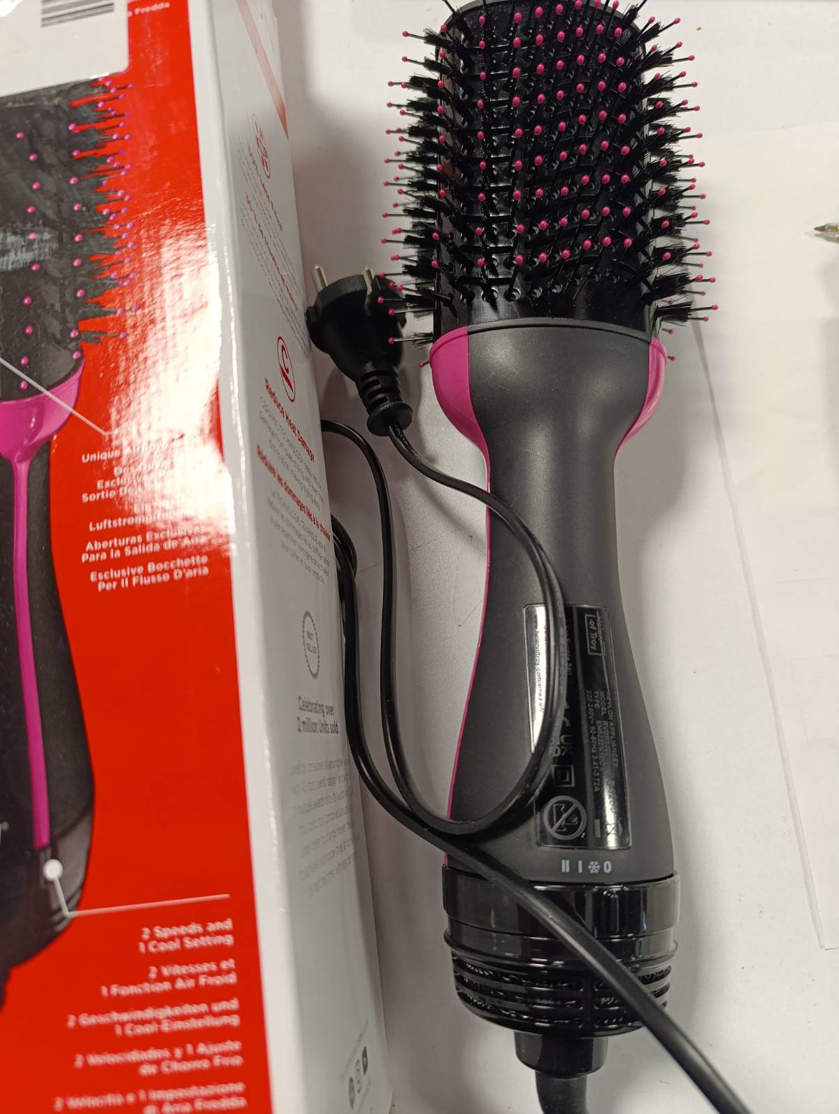 301764 - REVLON Tharëse flokësh me një hap dhe vëllimues Salon me krehër ndarës