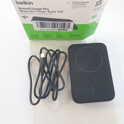 309526 - BELKIN BOOSTCHARGE PRO – Karikues pa tel 10,000 mAh me Qi2, kompatibël me MagSafe, mbështetëse e integruar, i zi